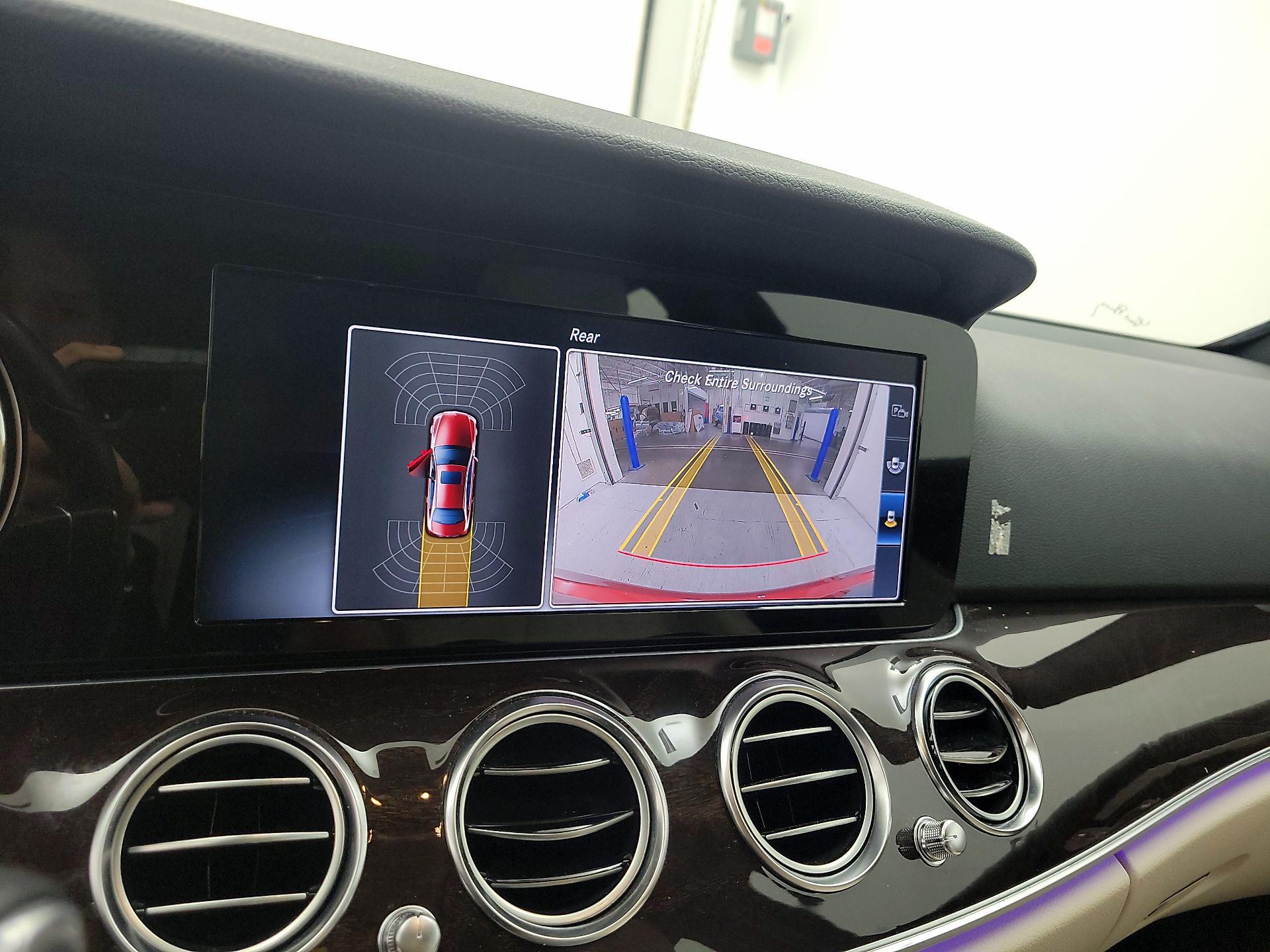 Thumbnail: 2017 Mercedes-Benz E-Class - 15