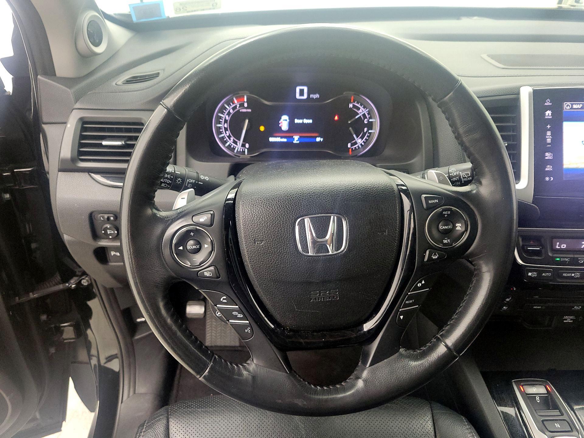 Thumbnail: 2018 Honda Pilot - 10