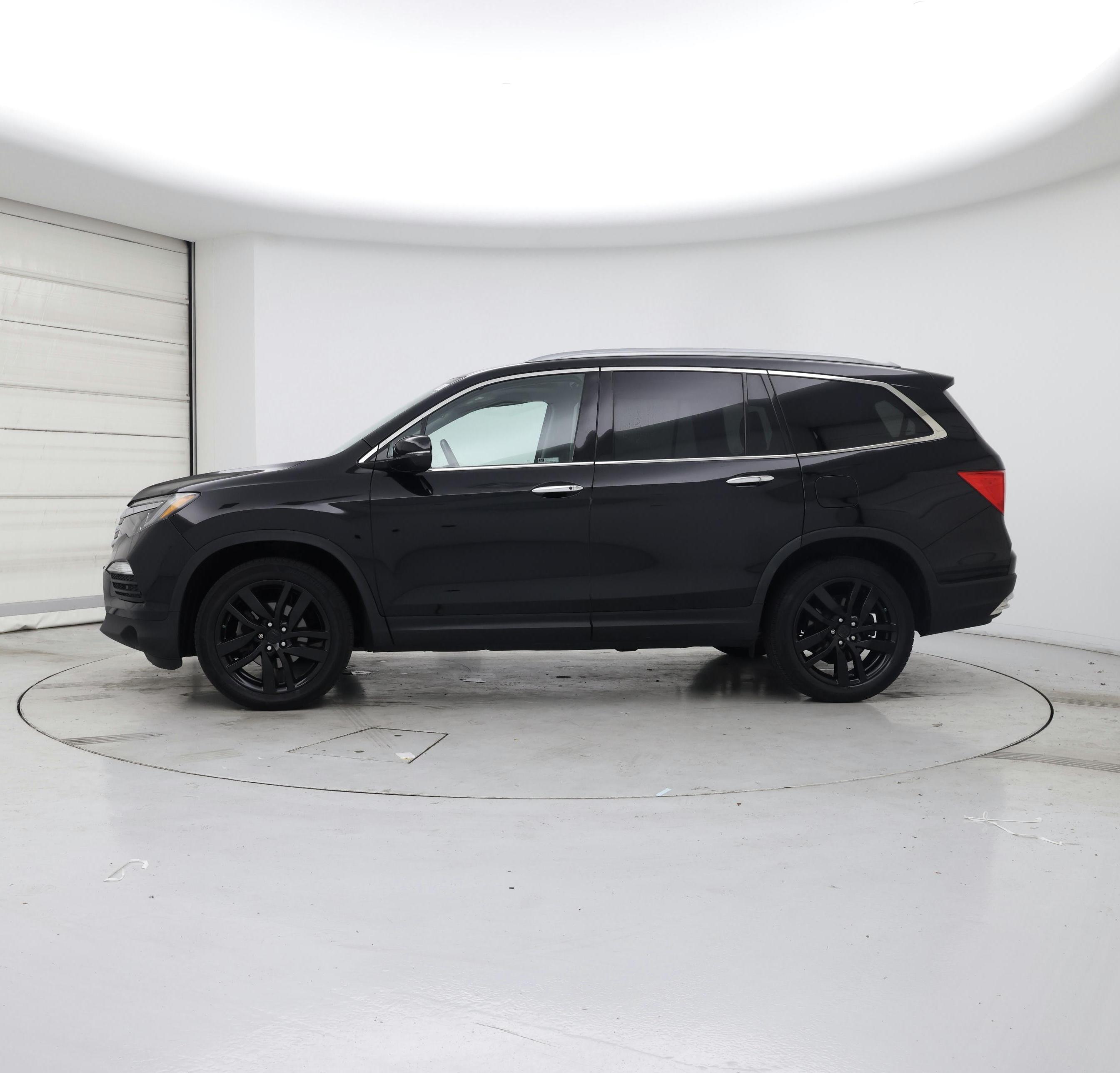 Thumbnail: 2018 Honda Pilot - 3
