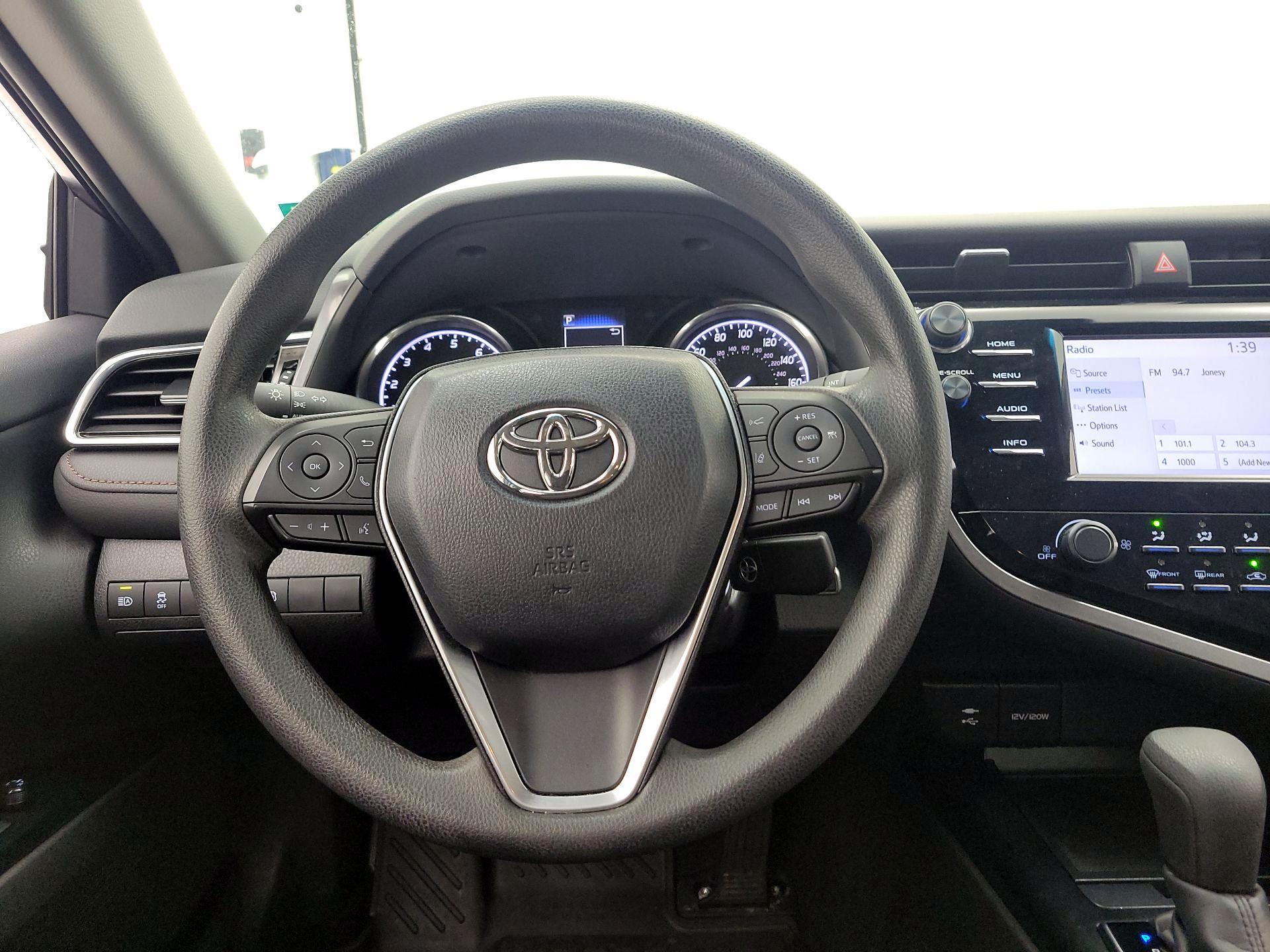 Thumbnail: 2018 Toyota Camry - 10