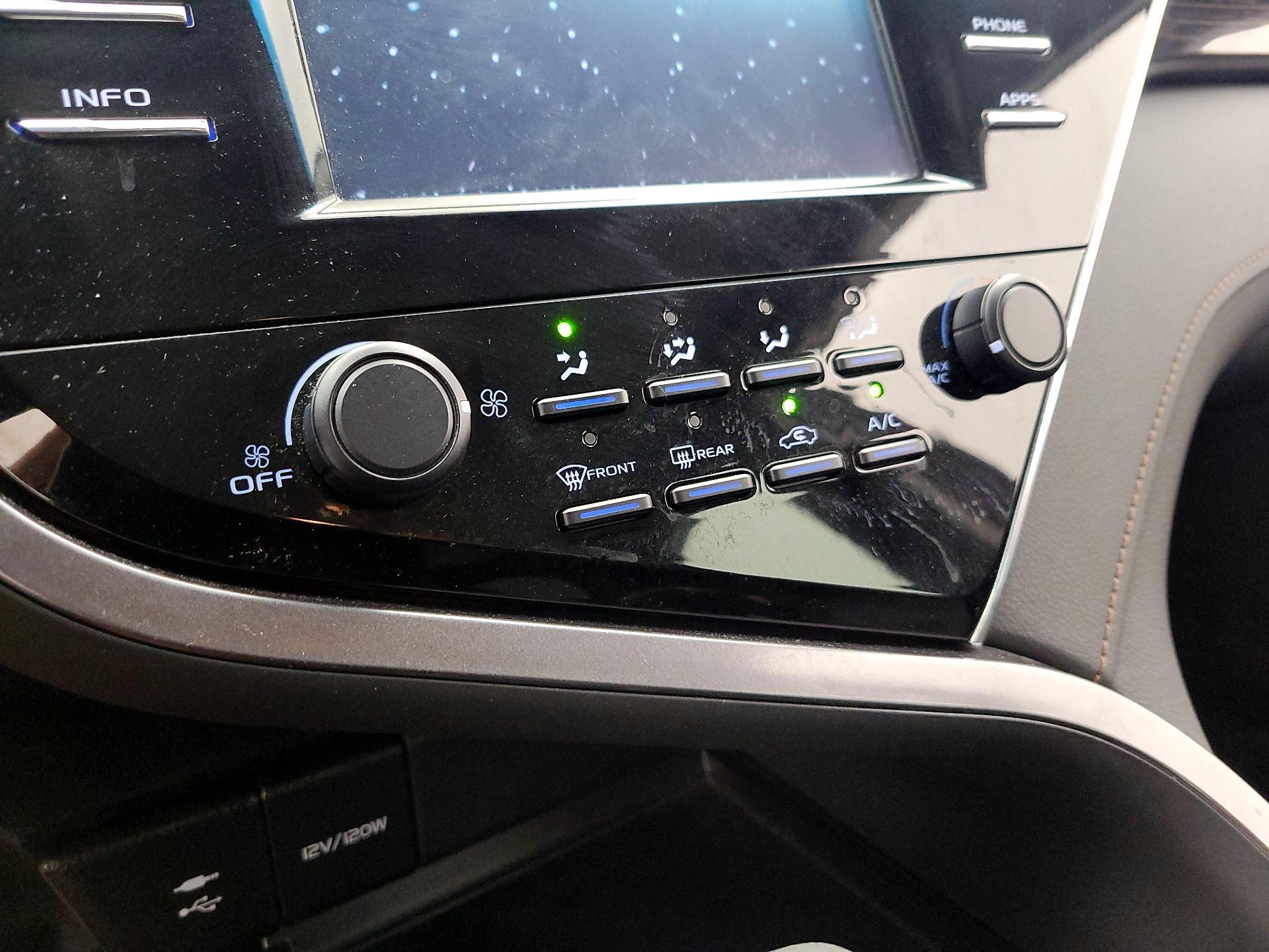 Thumbnail: 2018 Toyota Camry - 16