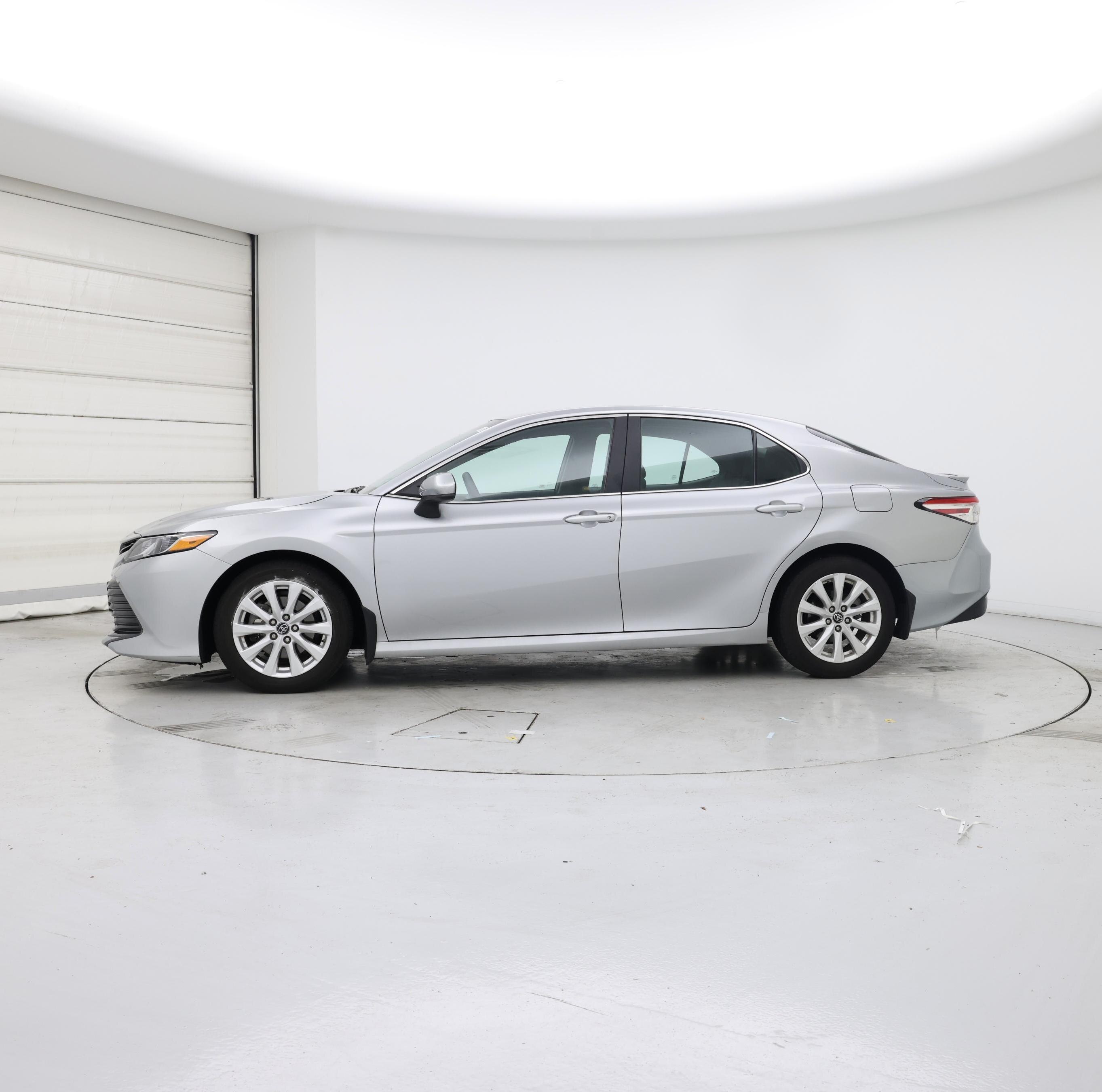 Thumbnail: 2018 Toyota Camry - 3