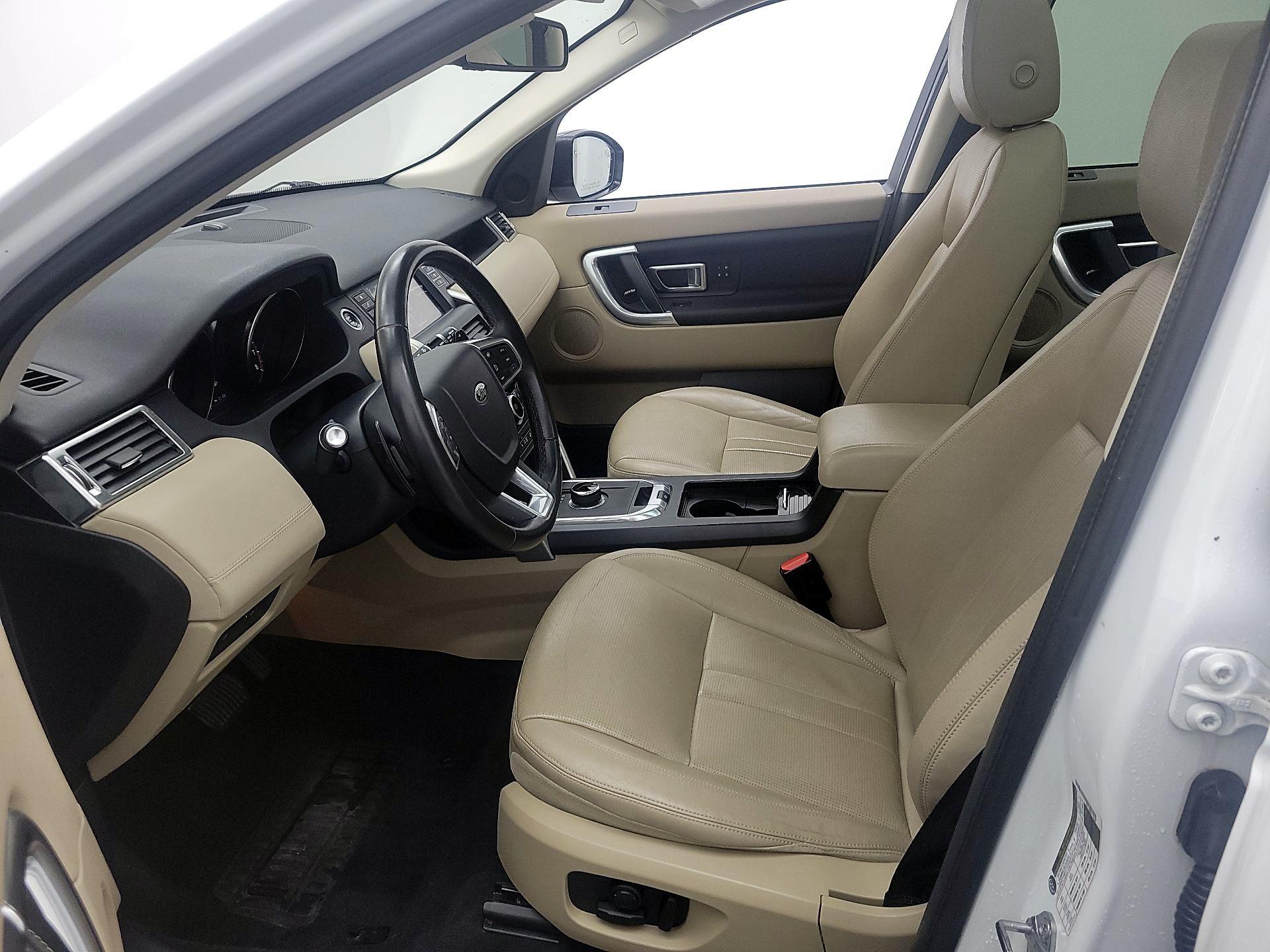 Thumbnail: 2019 Land Rover Discovery Sport - 11