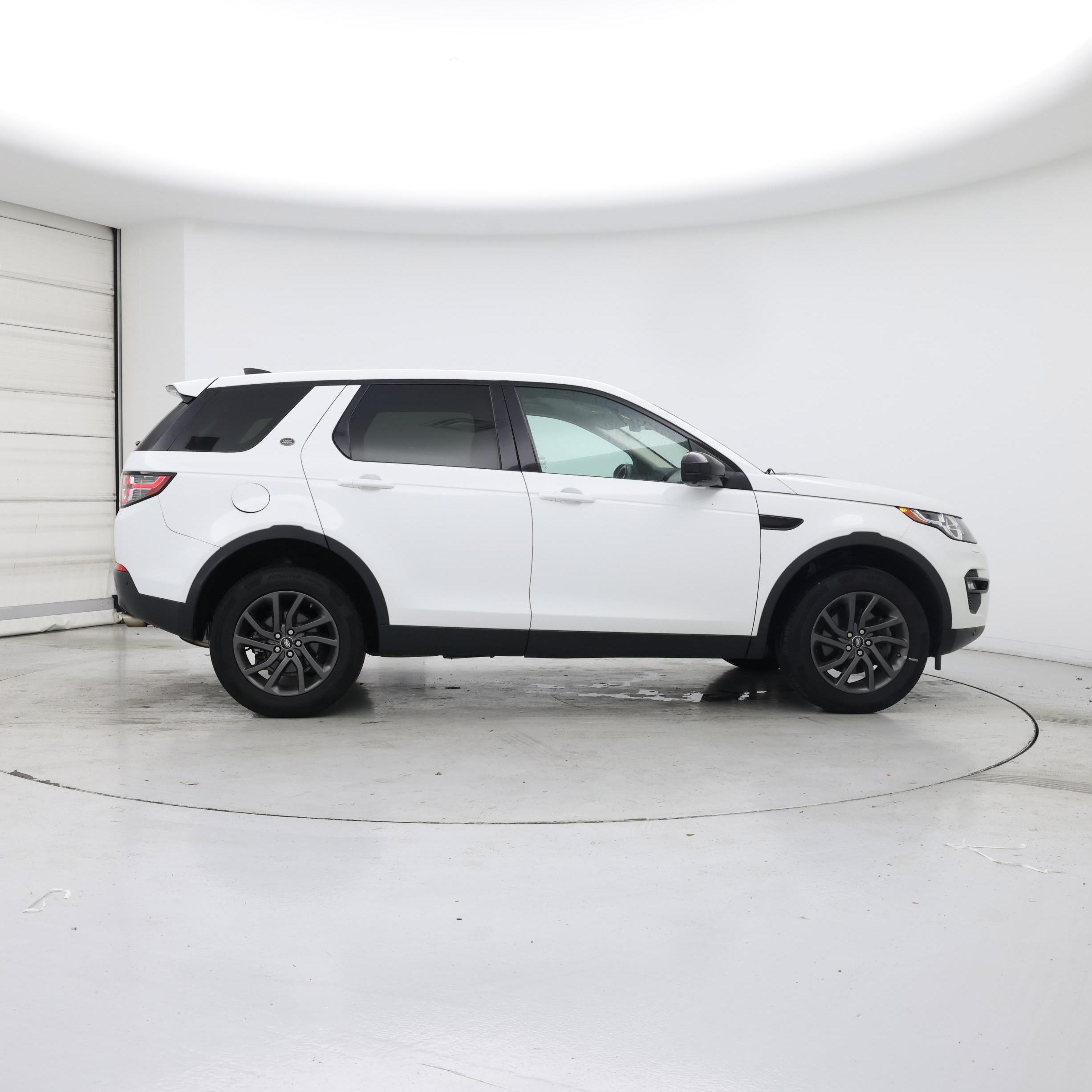 Thumbnail: 2019 Land Rover Discovery Sport - 7