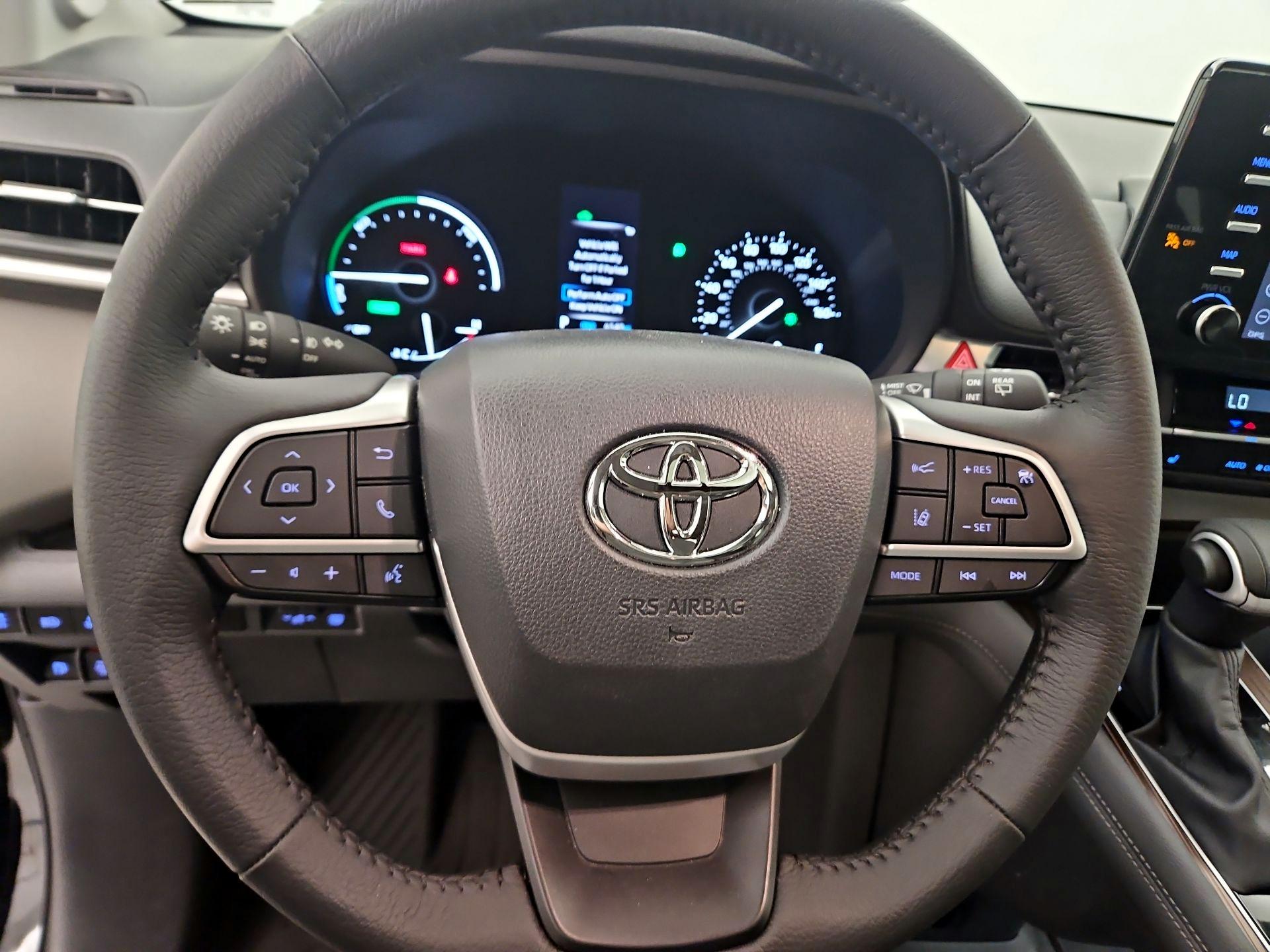 Thumbnail: 2024 Toyota Sienna - 10
