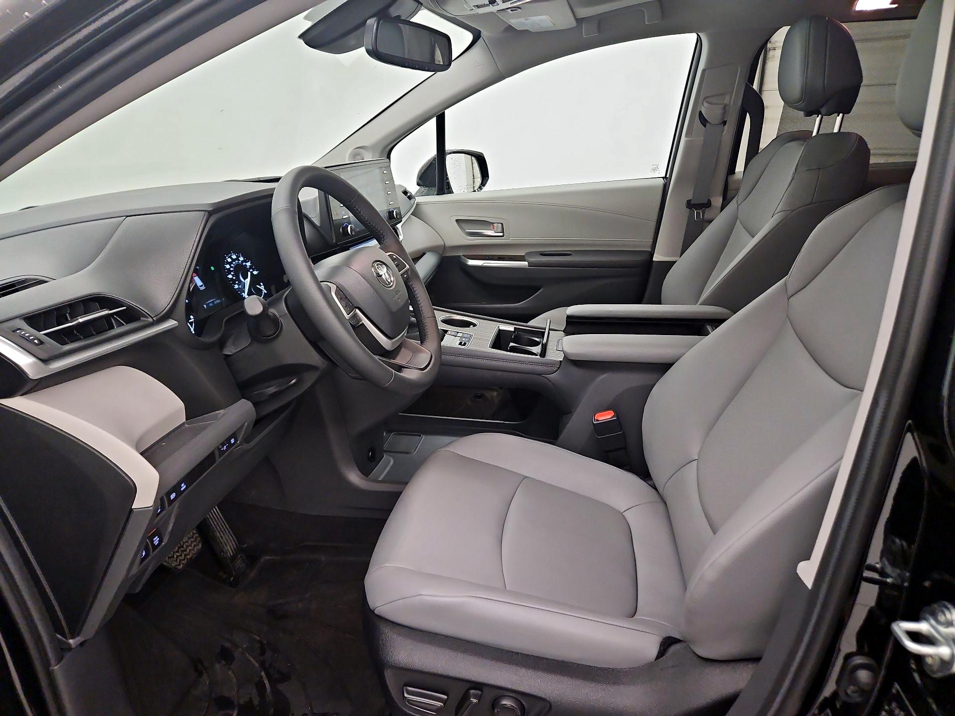 Thumbnail: 2024 Toyota Sienna - 11