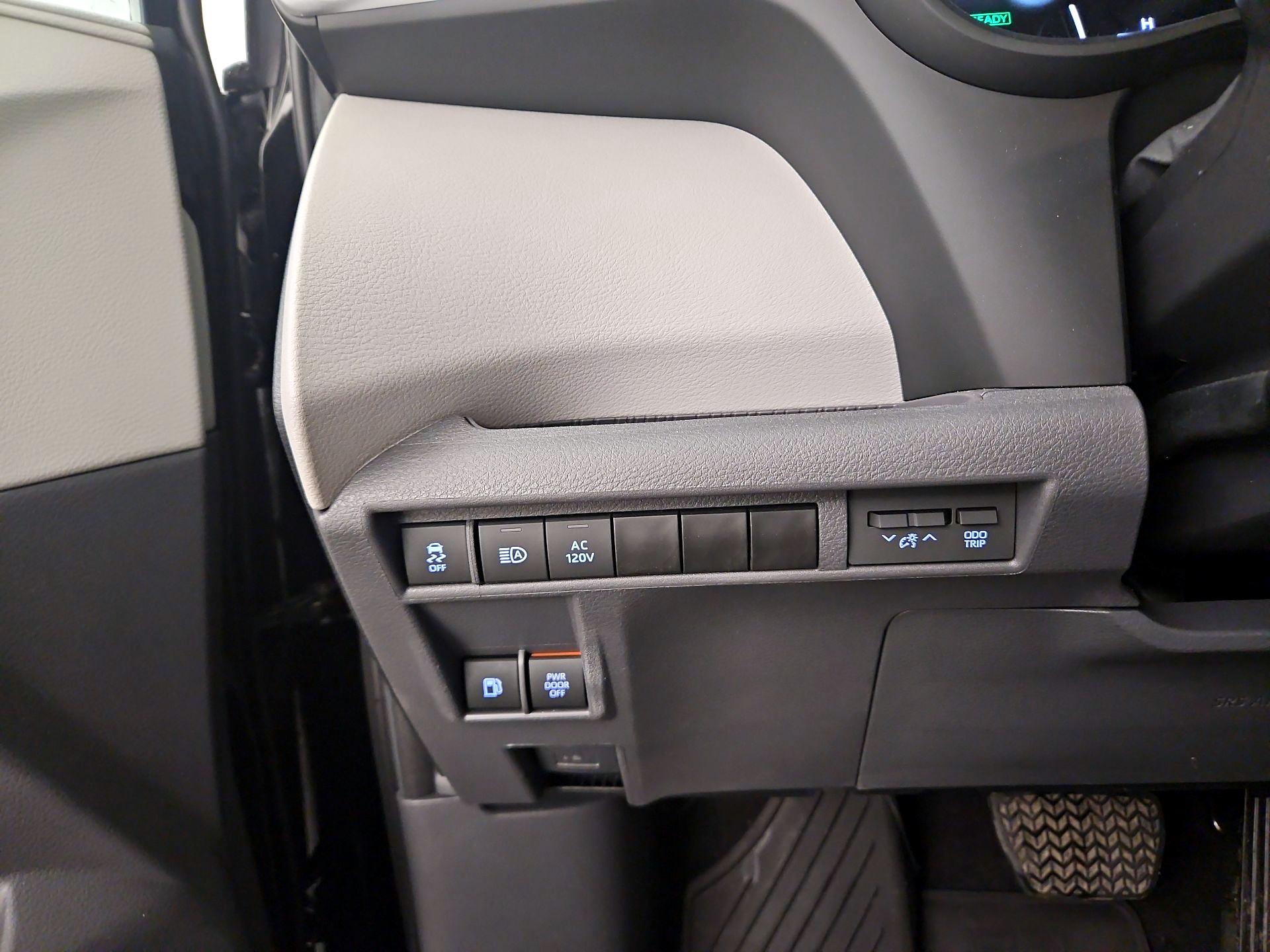 Thumbnail: 2024 Toyota Sienna - 13