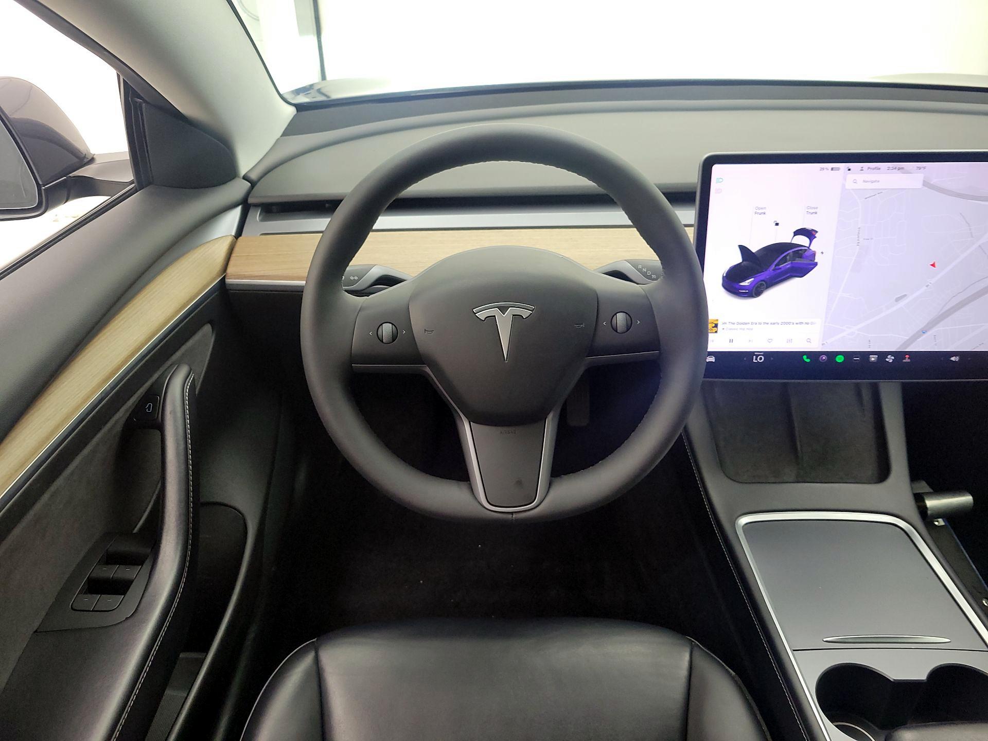 Thumbnail: 2021 Tesla Model 3 - 10