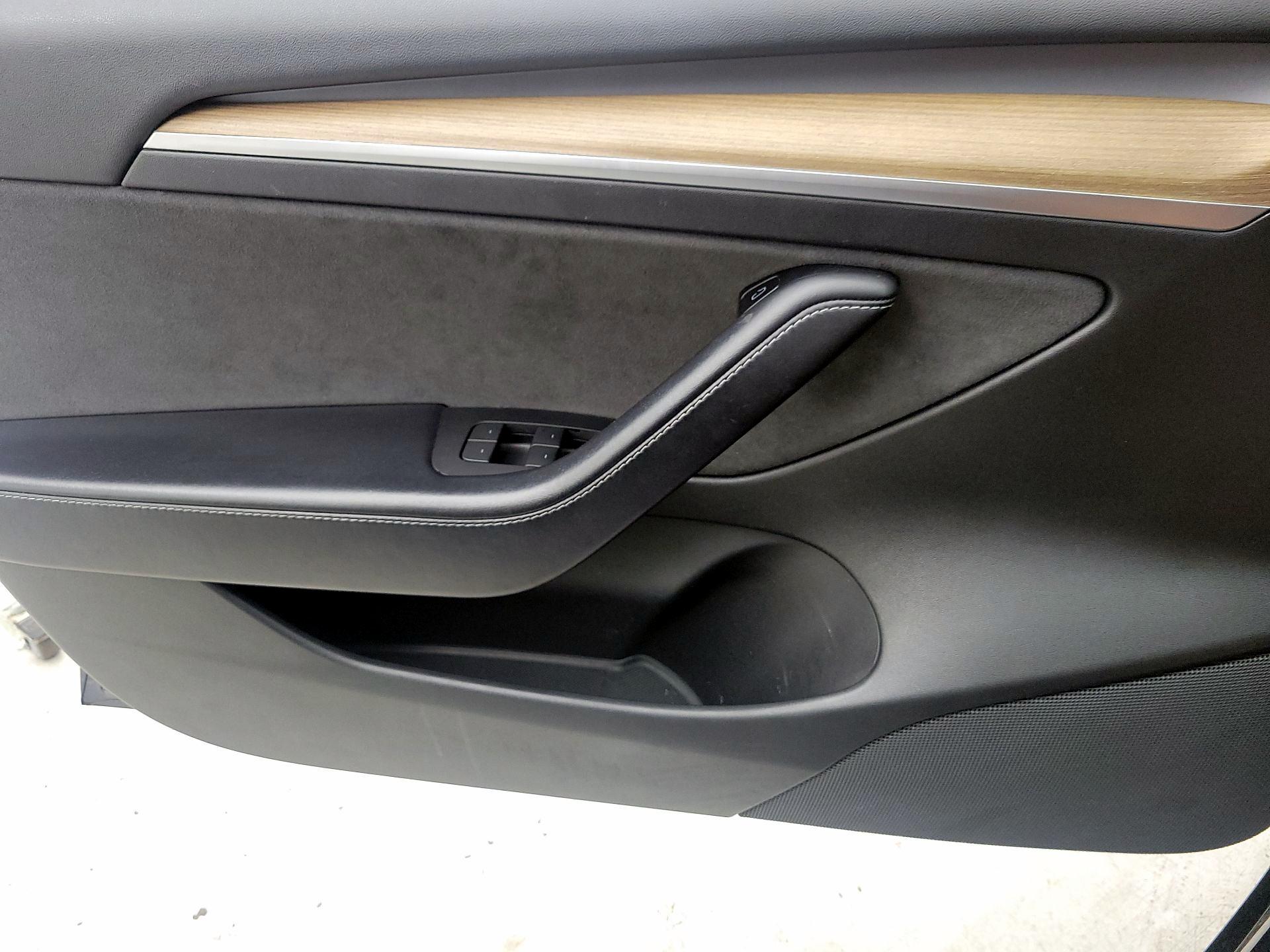Thumbnail: 2021 Tesla Model 3 - 12