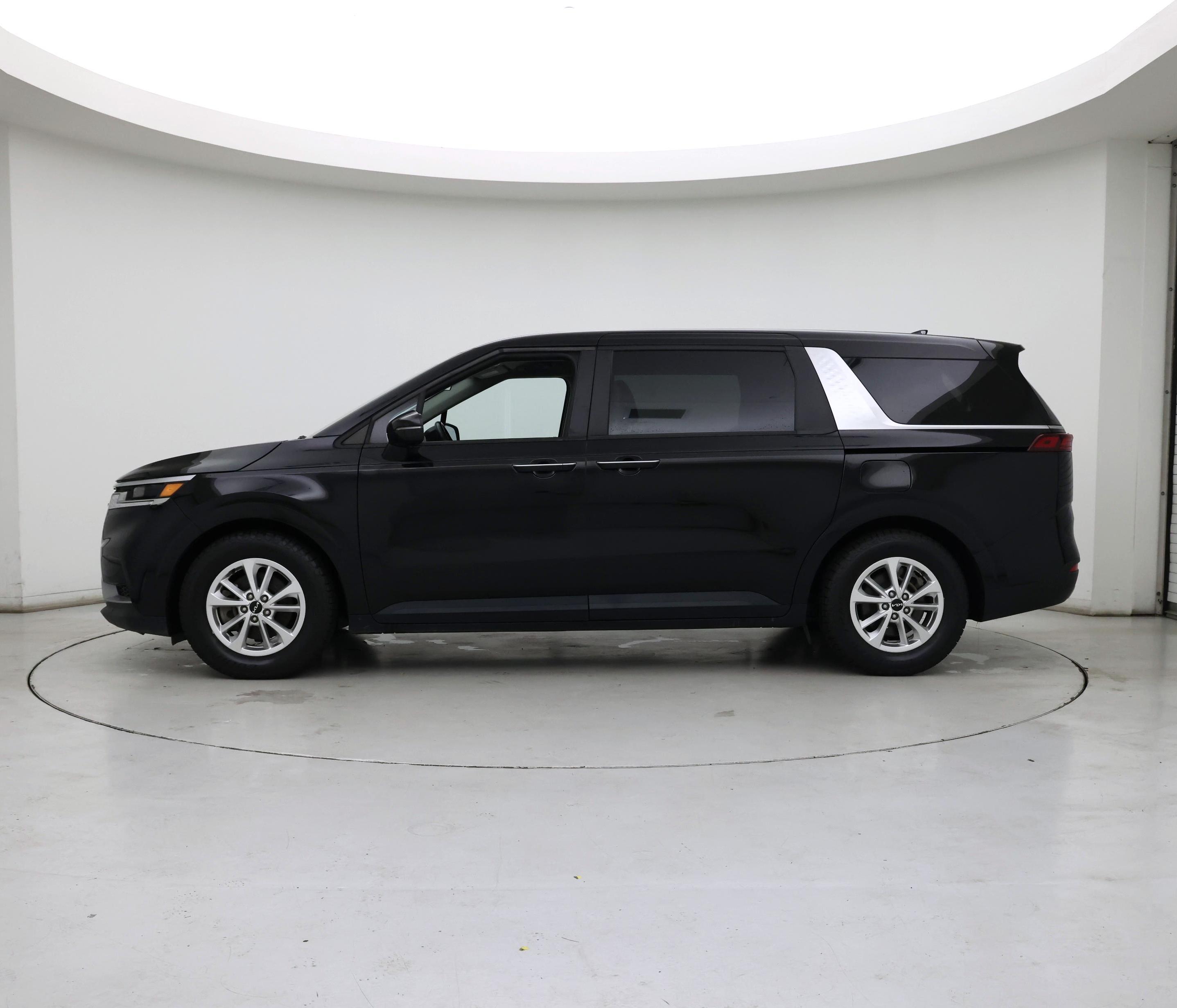 Thumbnail: 2023 Kia Carnival - 3