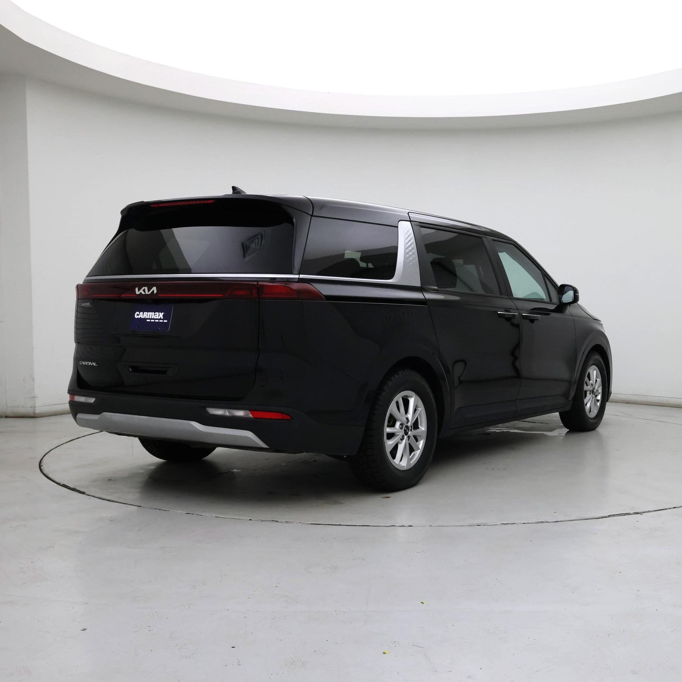 Thumbnail: 2023 Kia Carnival - 8