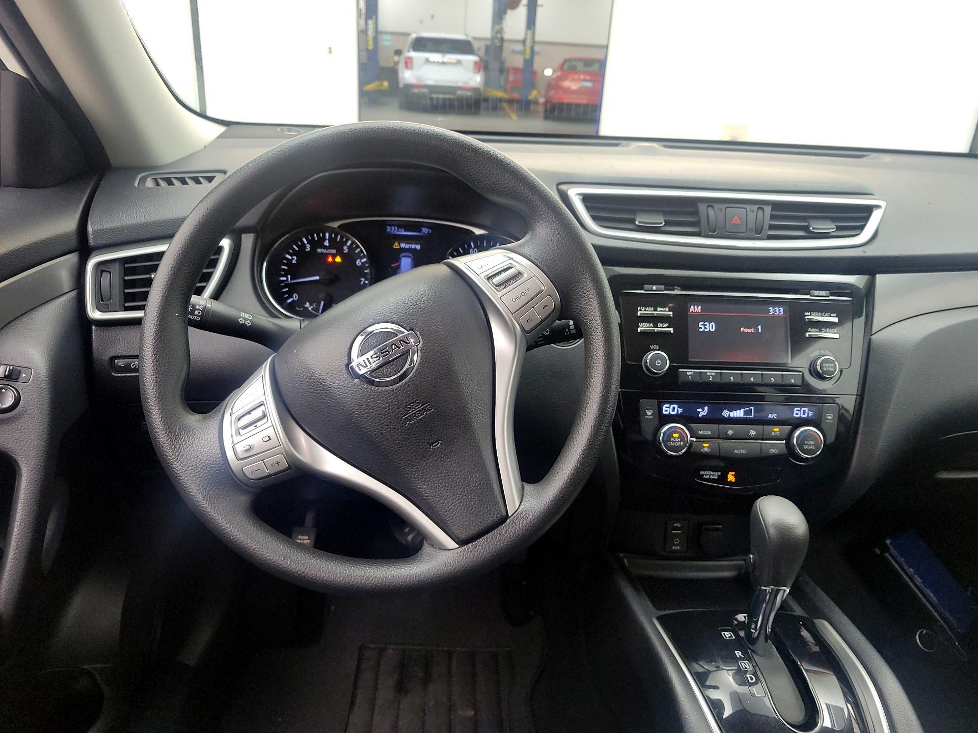 Thumbnail: 2016 Nissan Rogue - 10