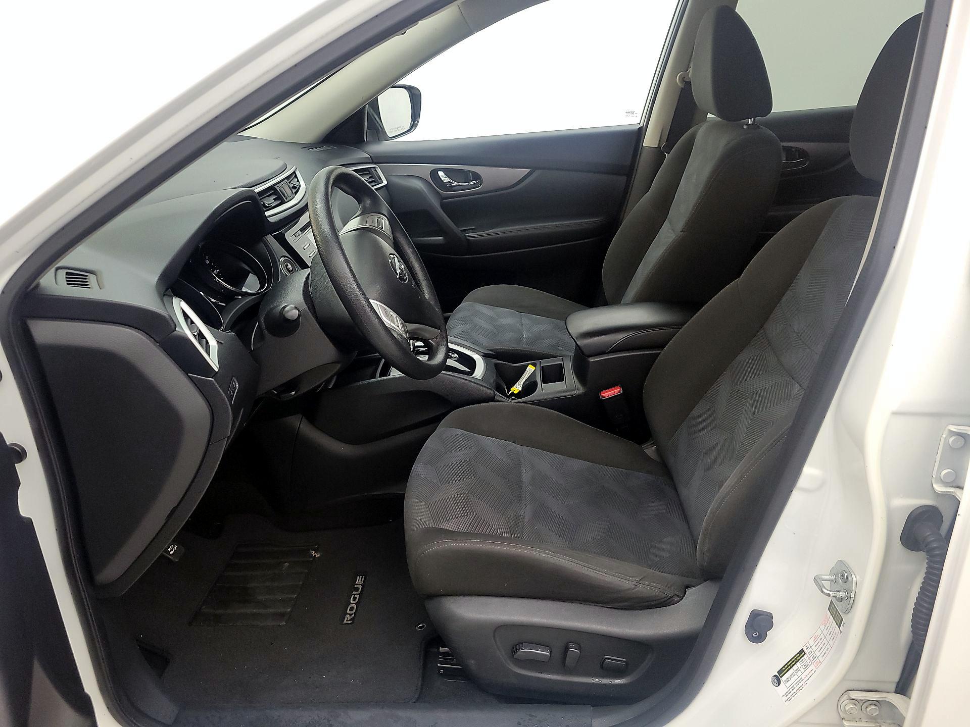 Thumbnail: 2016 Nissan Rogue - 11