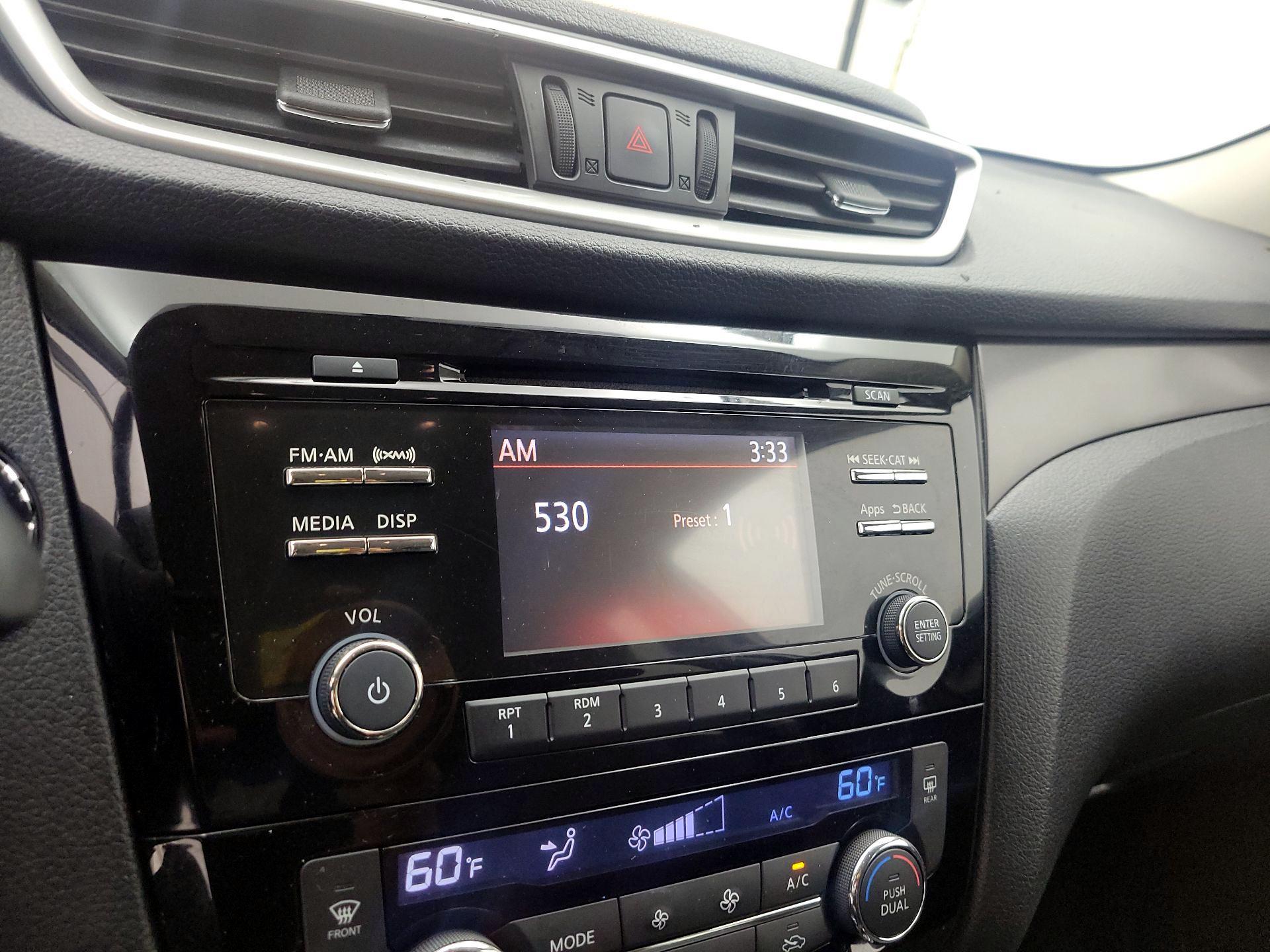 Thumbnail: 2016 Nissan Rogue - 15