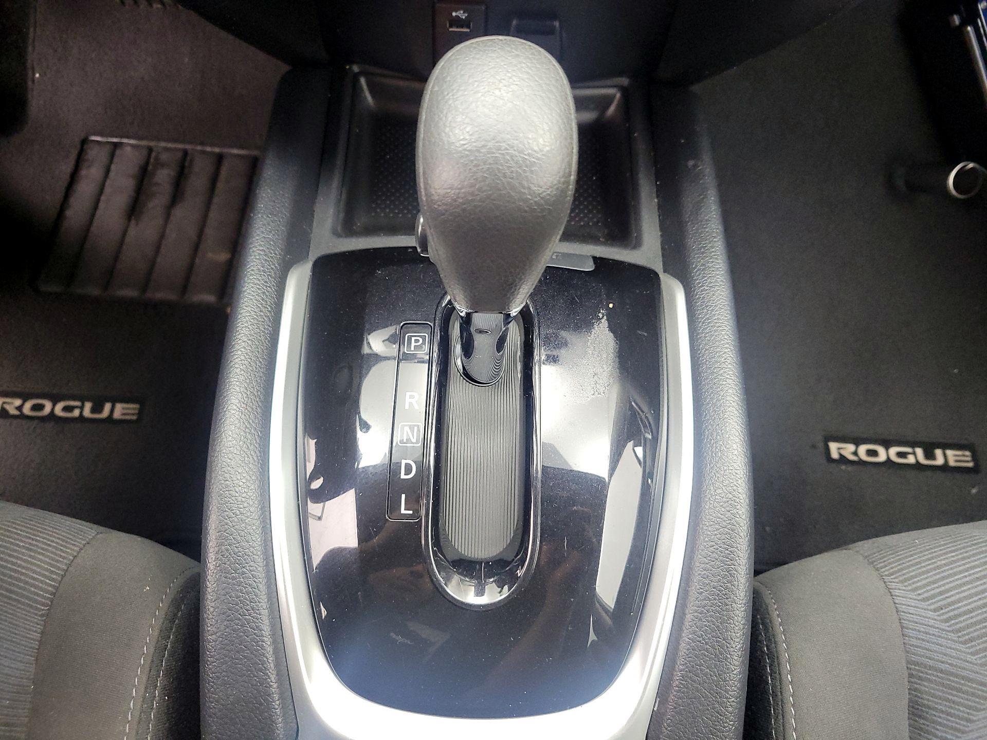 Thumbnail: 2016 Nissan Rogue - 17
