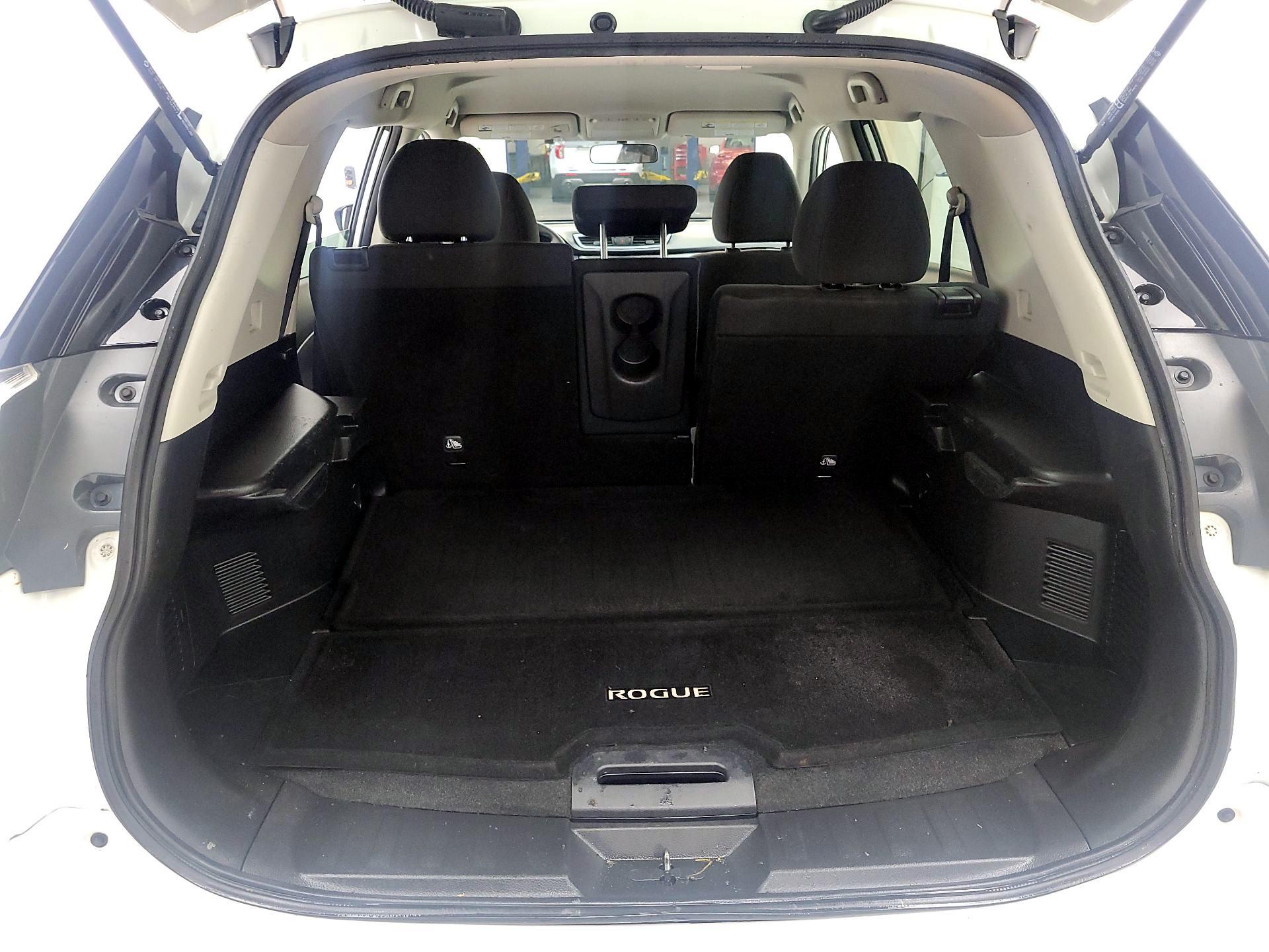 Thumbnail: 2016 Nissan Rogue - 20