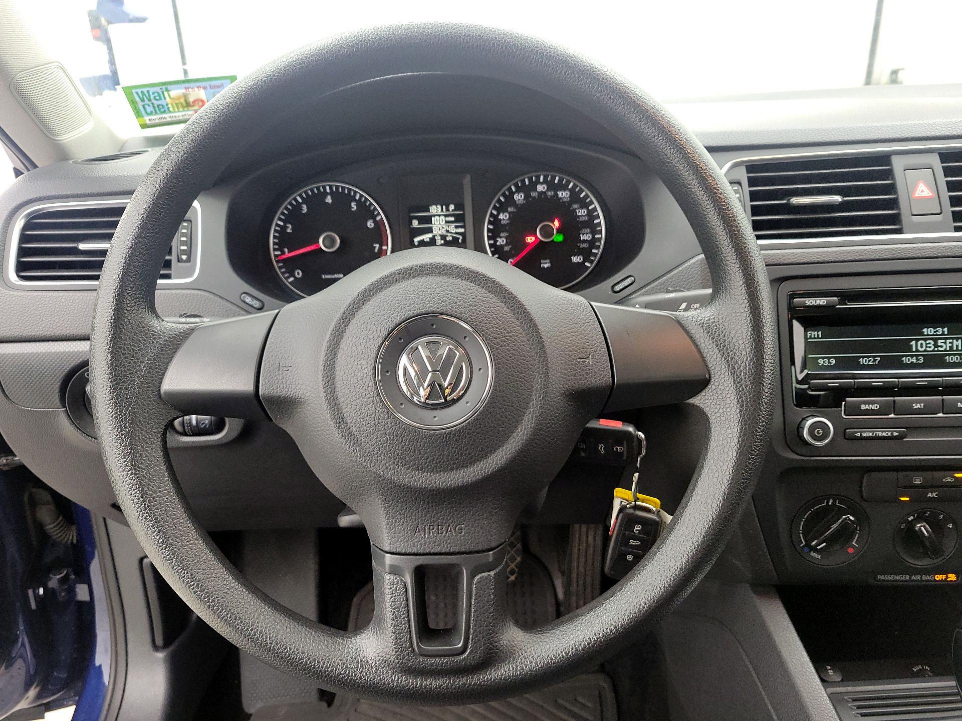 Thumbnail: 2014 Volkswagen Jetta - 10