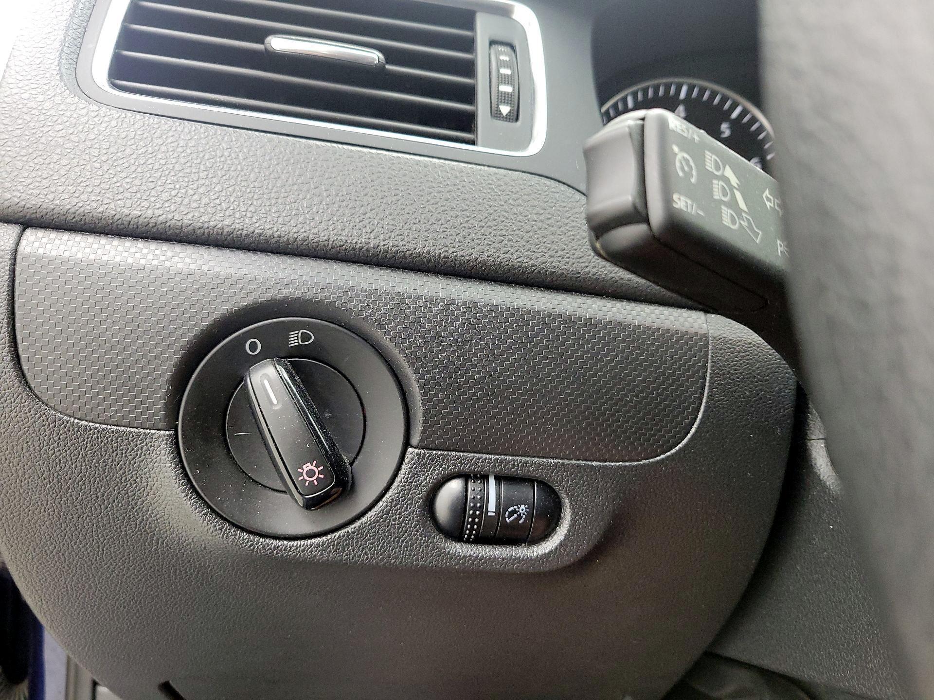 Thumbnail: 2014 Volkswagen Jetta - 13