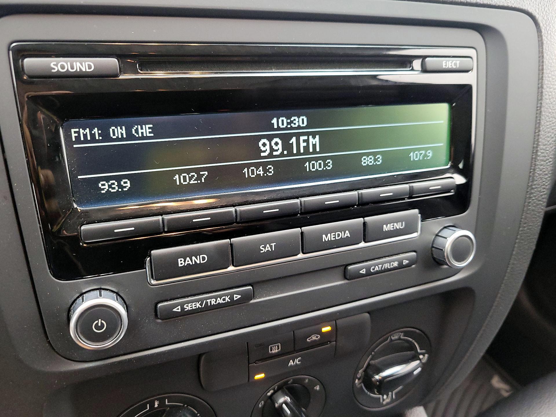 Thumbnail: 2014 Volkswagen Jetta - 14