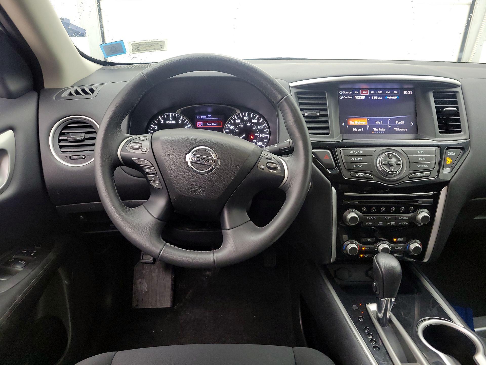 Thumbnail: 2017 Nissan Pathfinder - 10