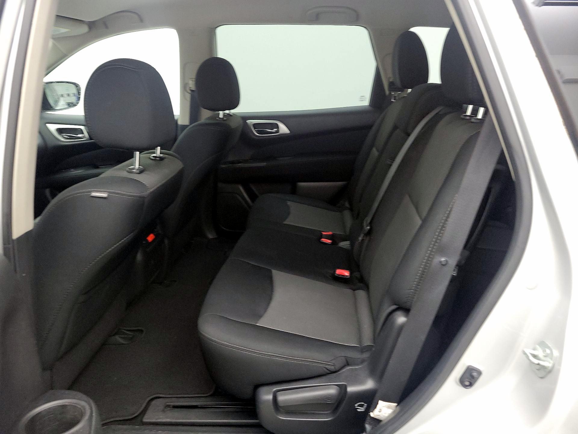 Thumbnail: 2017 Nissan Pathfinder - 19