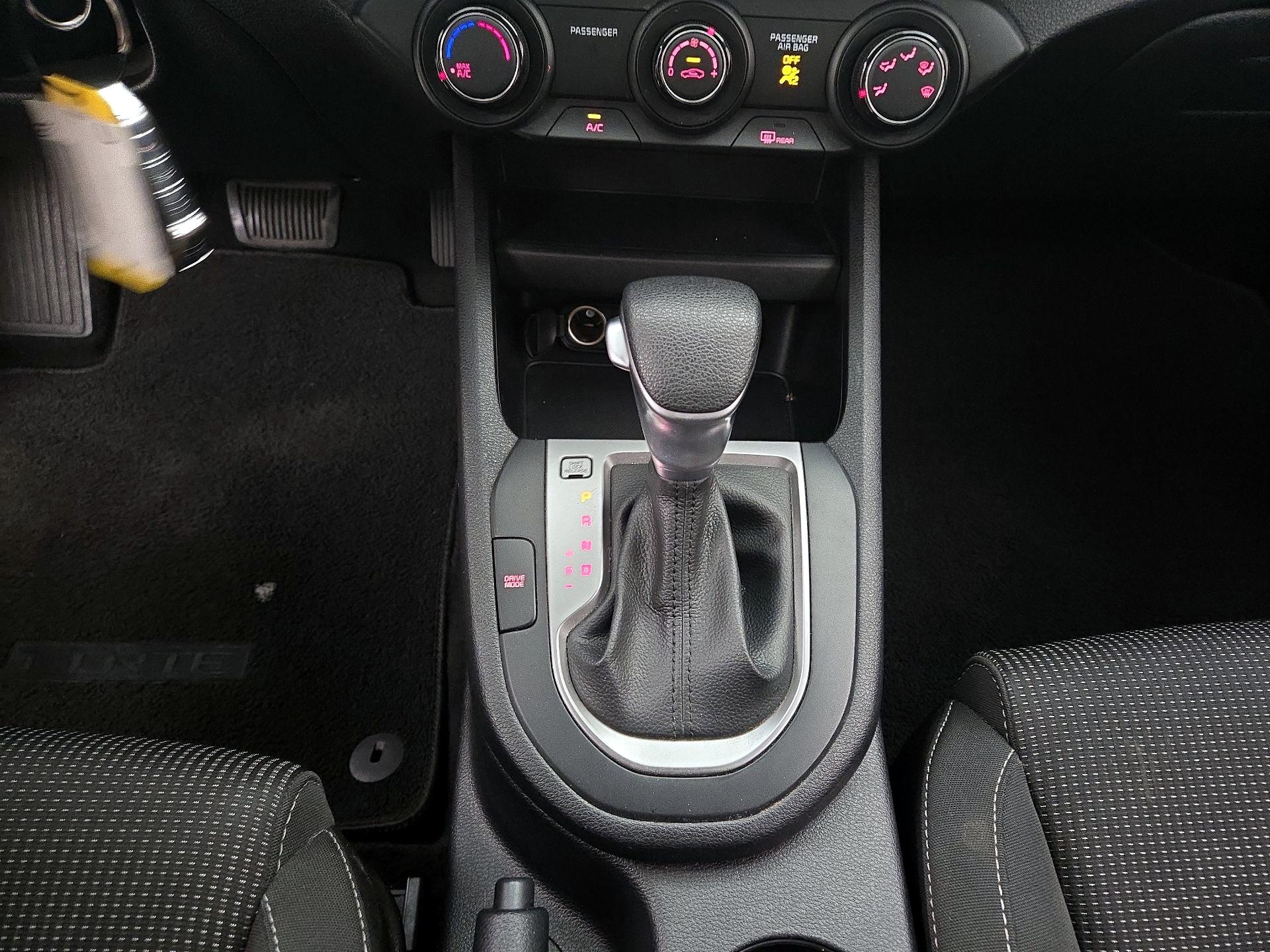 Thumbnail: 2020 Kia Forte - 17