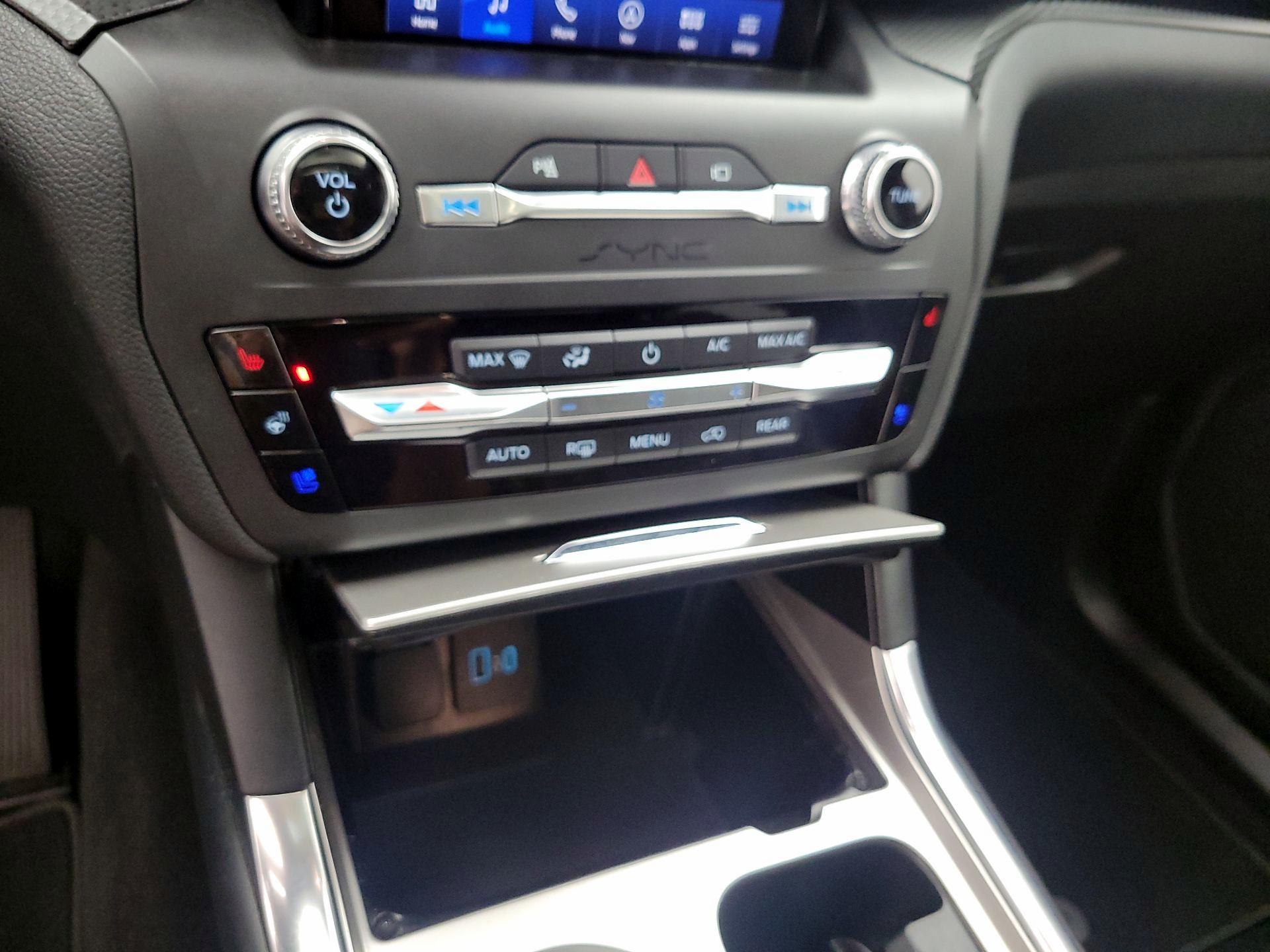Thumbnail: 2020 Ford Explorer - 16