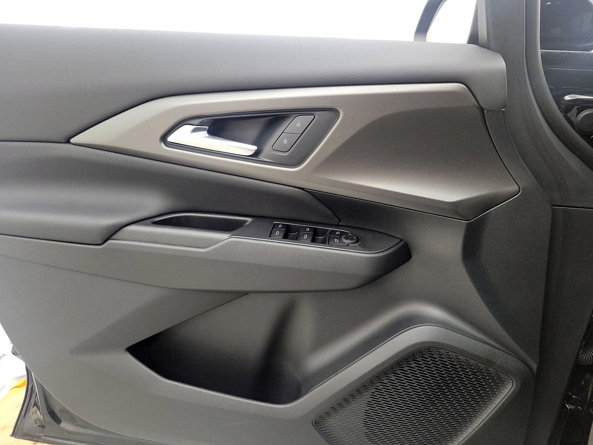 Thumbnail: 2025 Chevrolet Equinox - 12