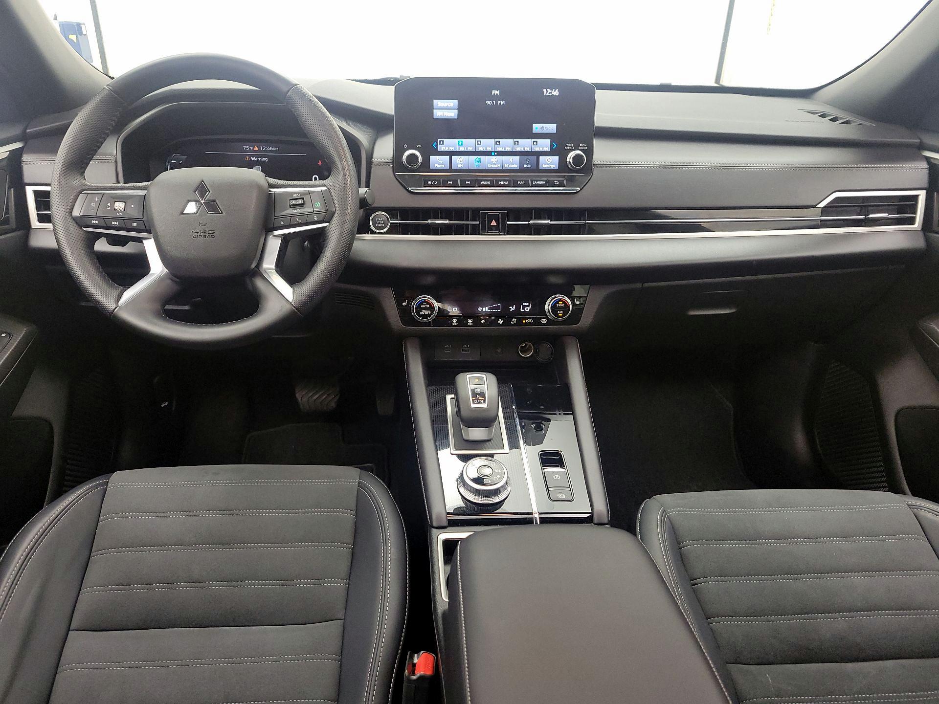 Thumbnail: 2024 Mitsubishi Outlander - 9