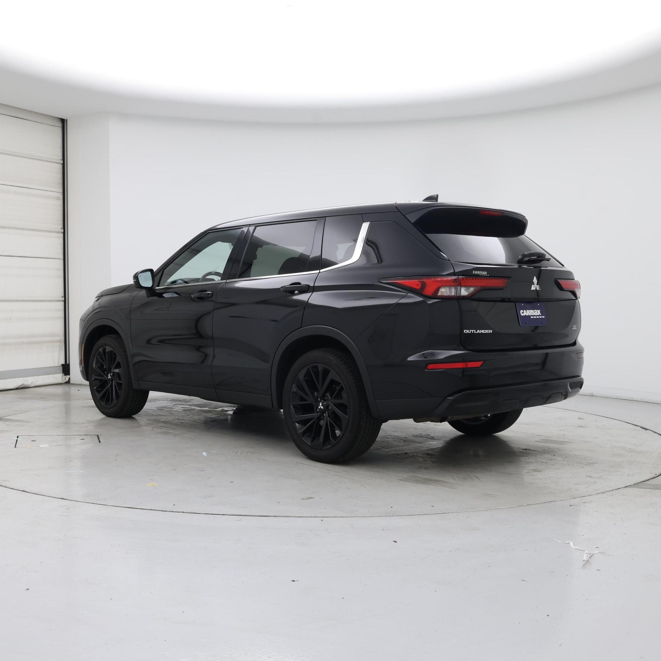 Thumbnail: 2024 Mitsubishi Outlander - 2