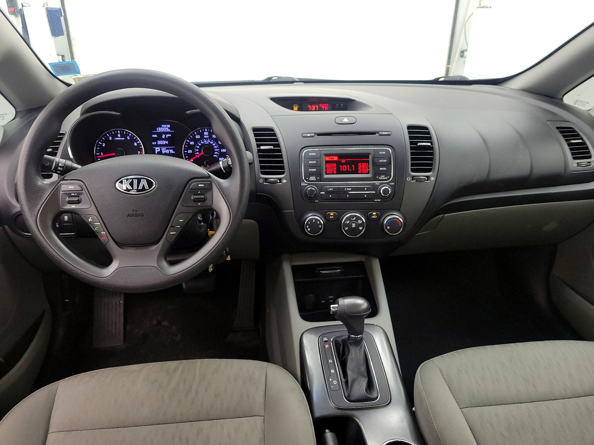 Thumbnail: 2015 Kia Forte - 9