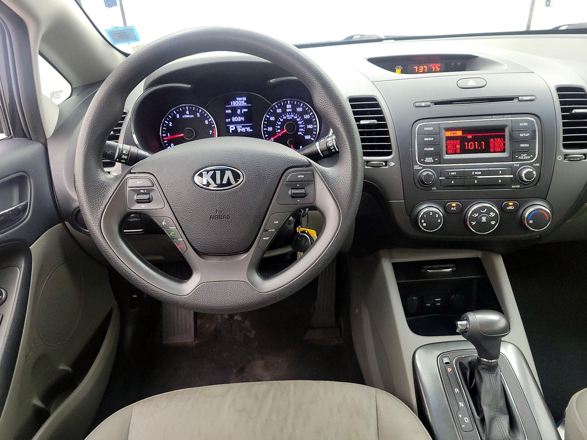 Thumbnail: 2015 Kia Forte - 10