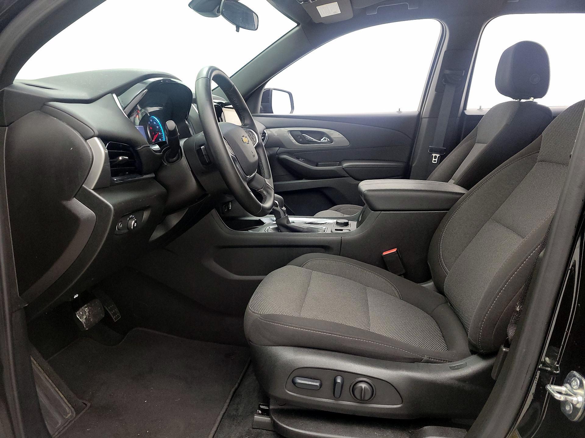Thumbnail: 2023 Chevrolet Traverse - 11