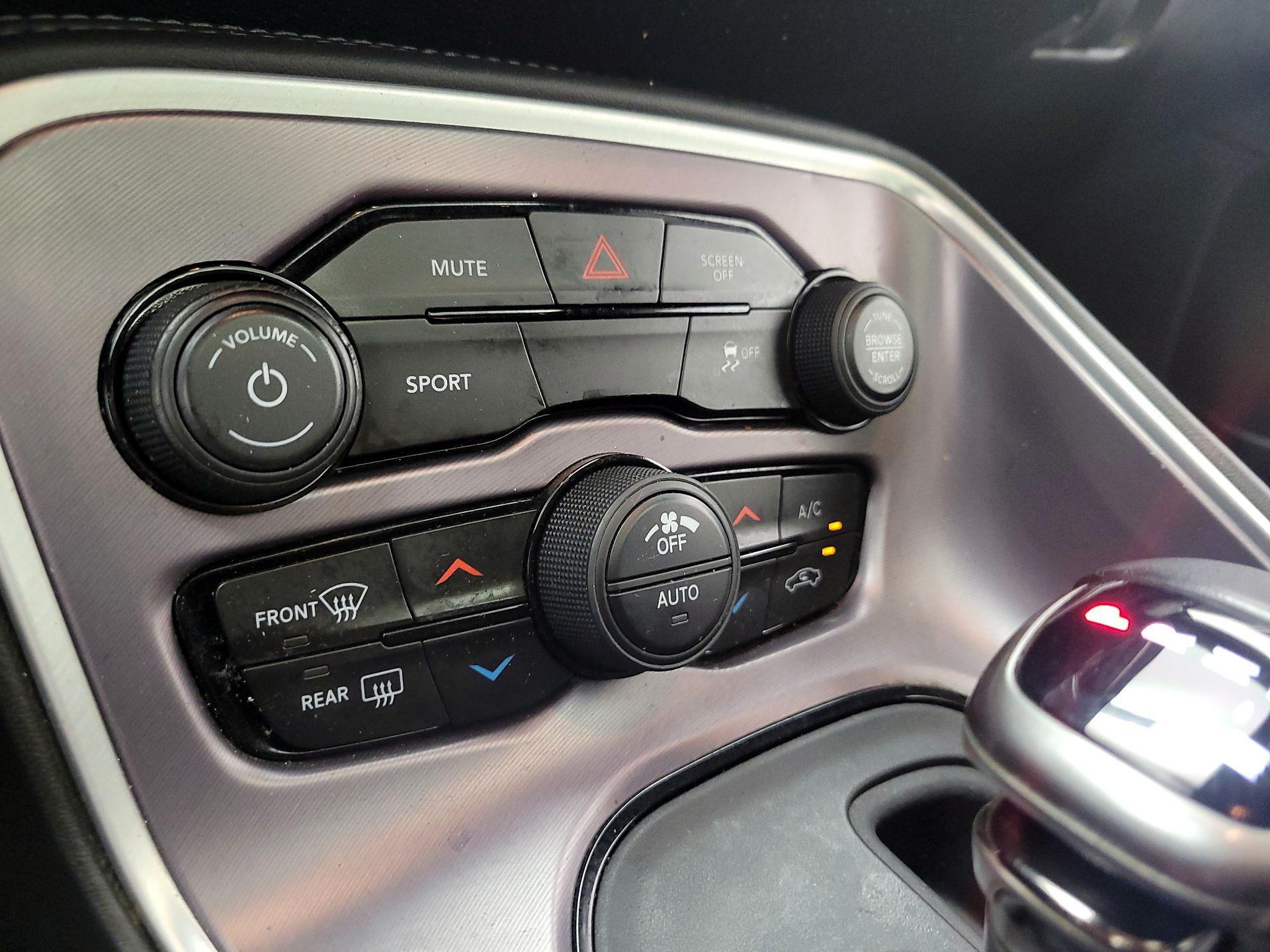 Thumbnail: 2019 Dodge Challenger - 16