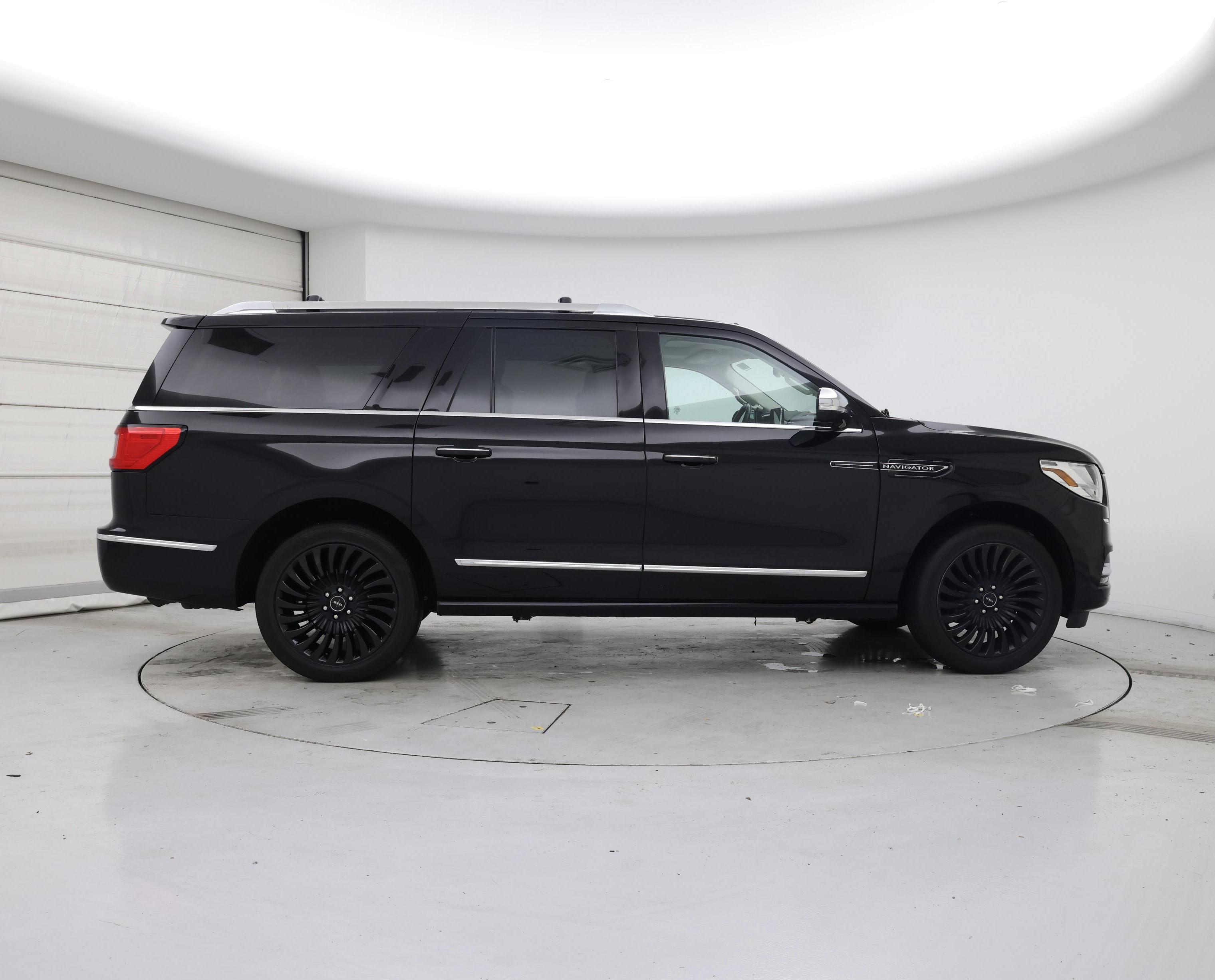 Thumbnail: 2021 Lincoln Navigator L - 7