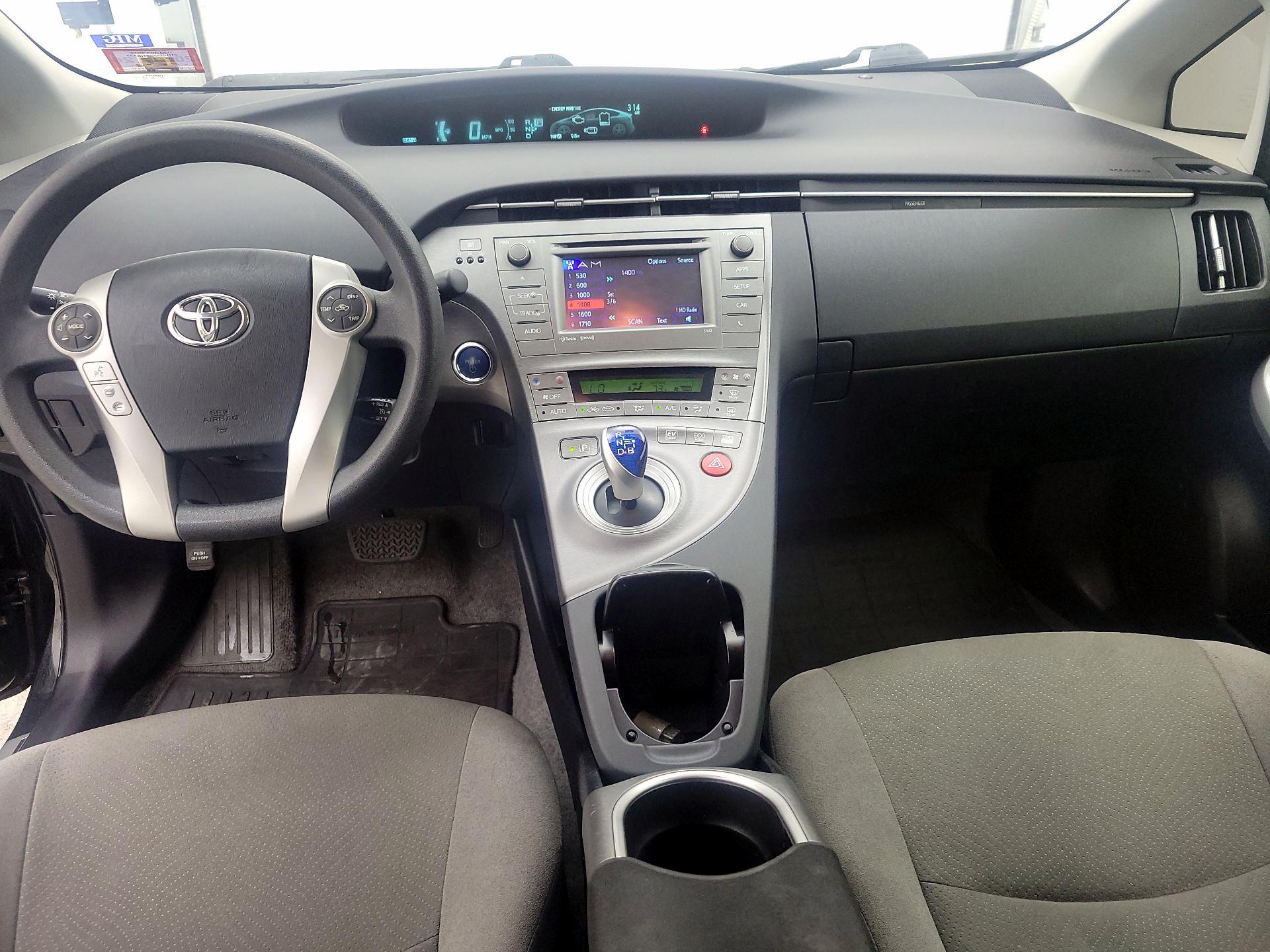 Thumbnail: 2015 Toyota Prius - 9