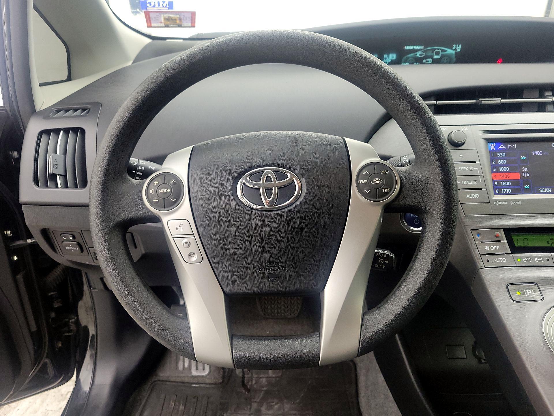 Thumbnail: 2015 Toyota Prius - 10