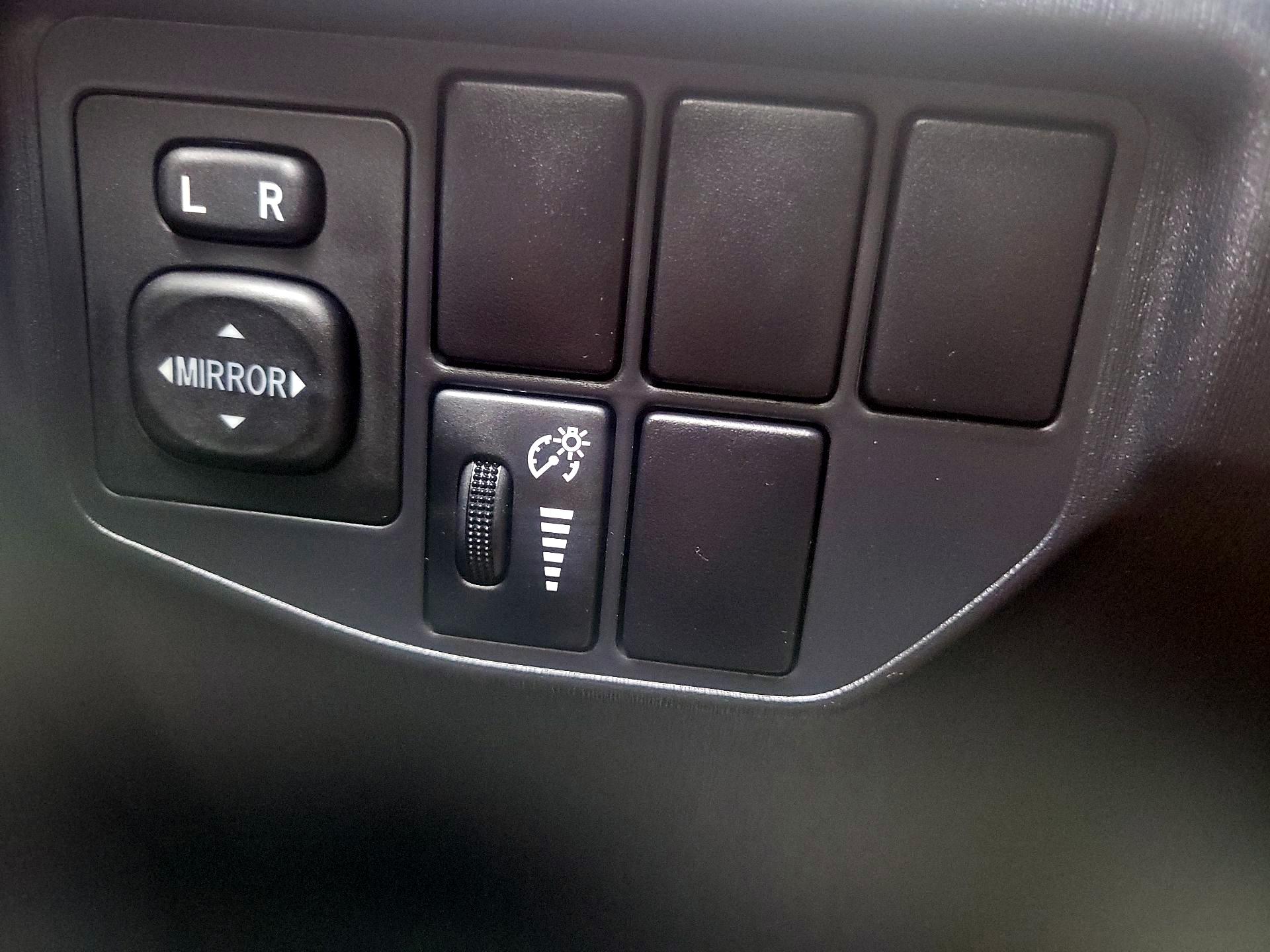 Thumbnail: 2015 Toyota Prius - 13