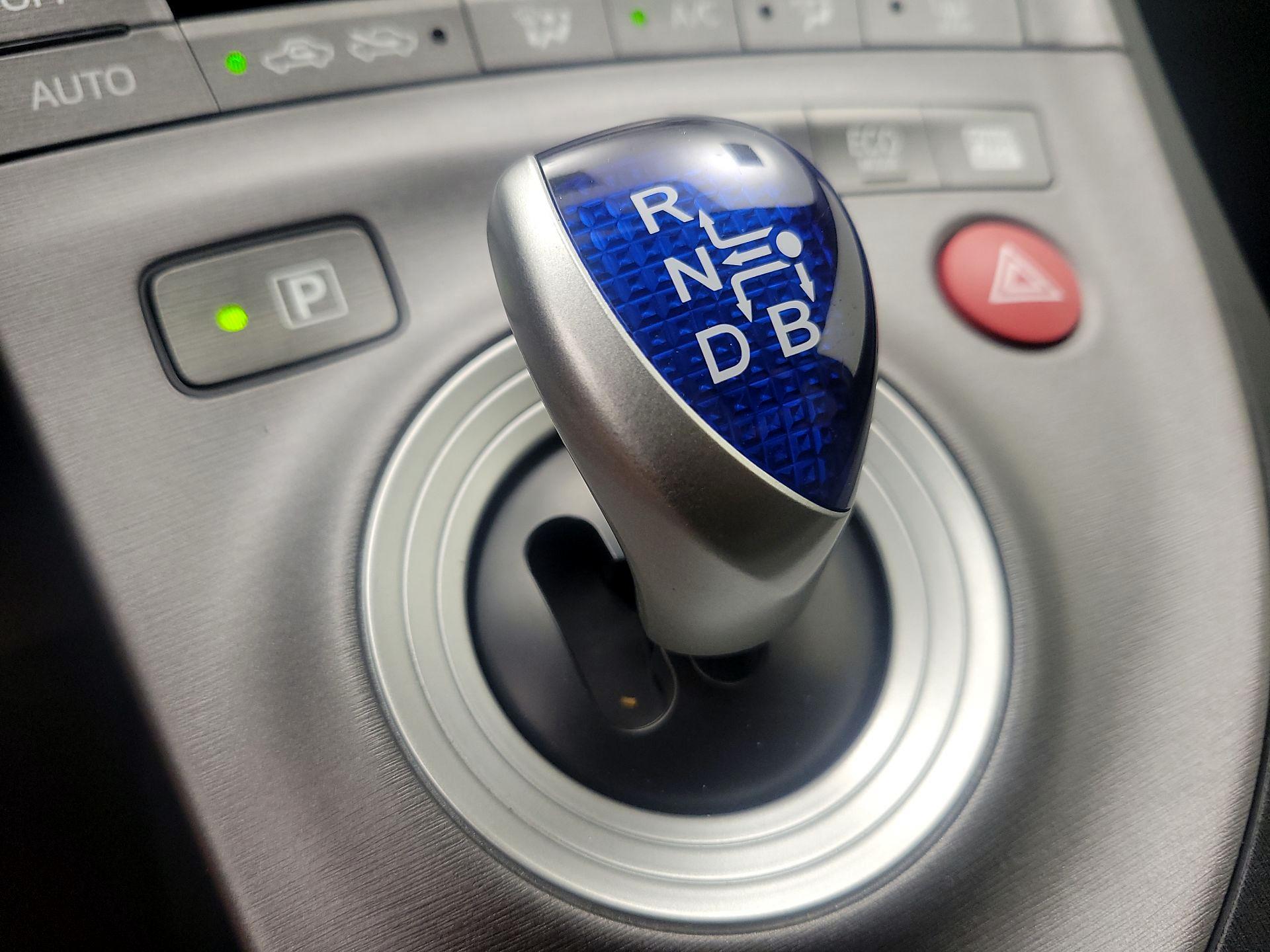 Thumbnail: 2015 Toyota Prius - 17