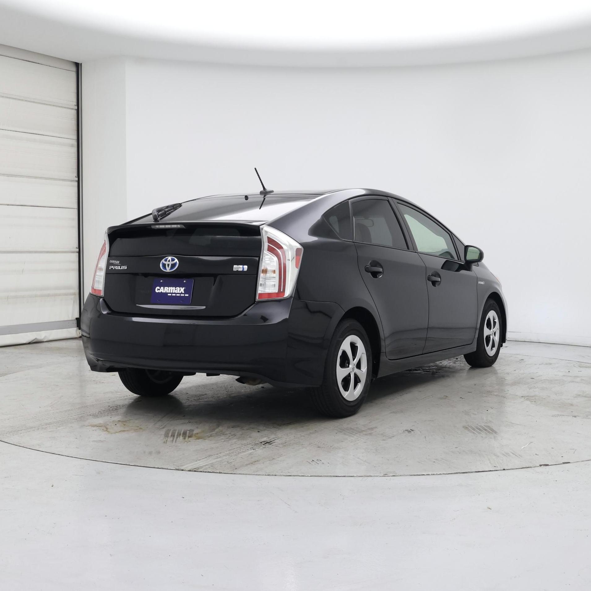 Thumbnail: 2015 Toyota Prius - 8