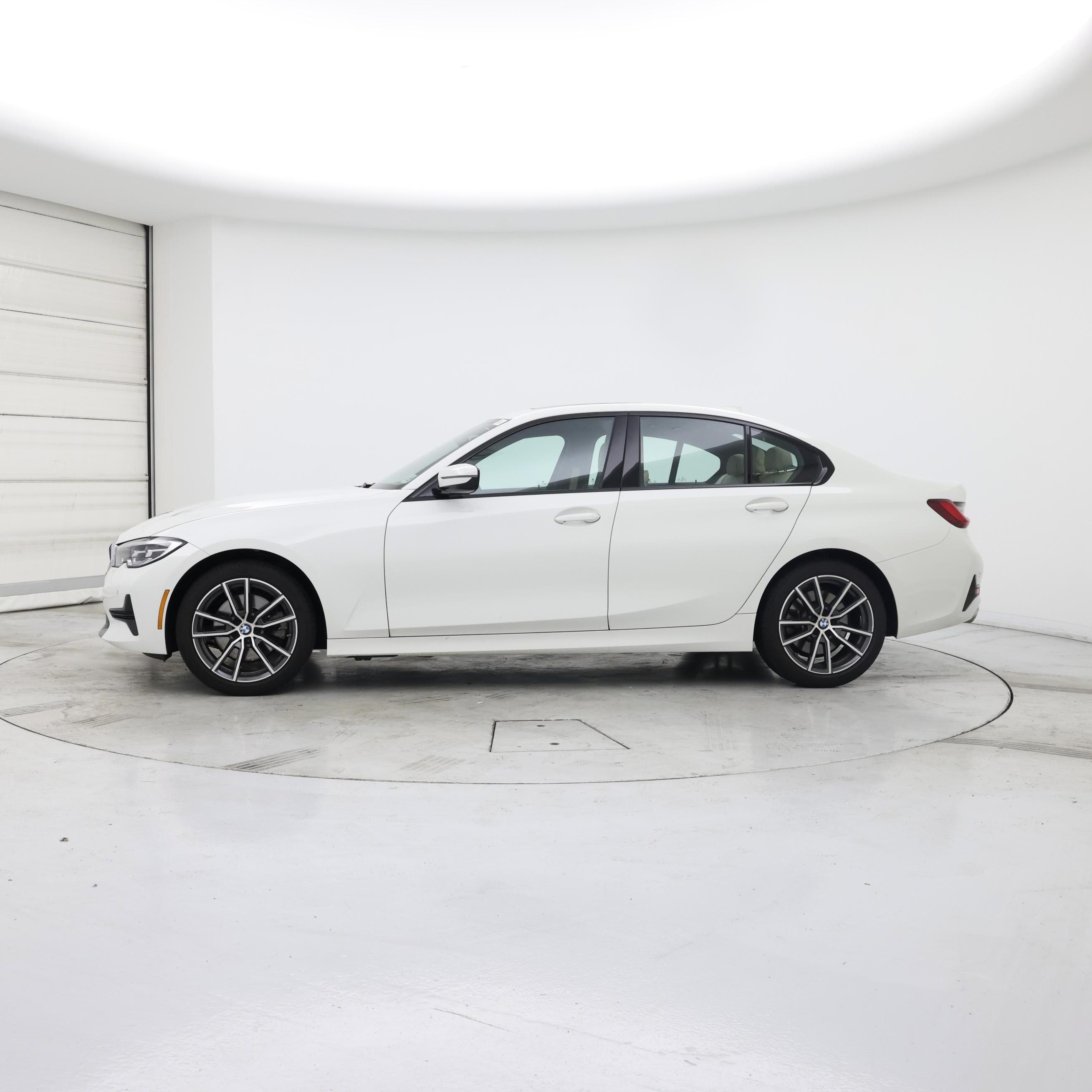 Thumbnail: 2022 BMW 3 Series - 3