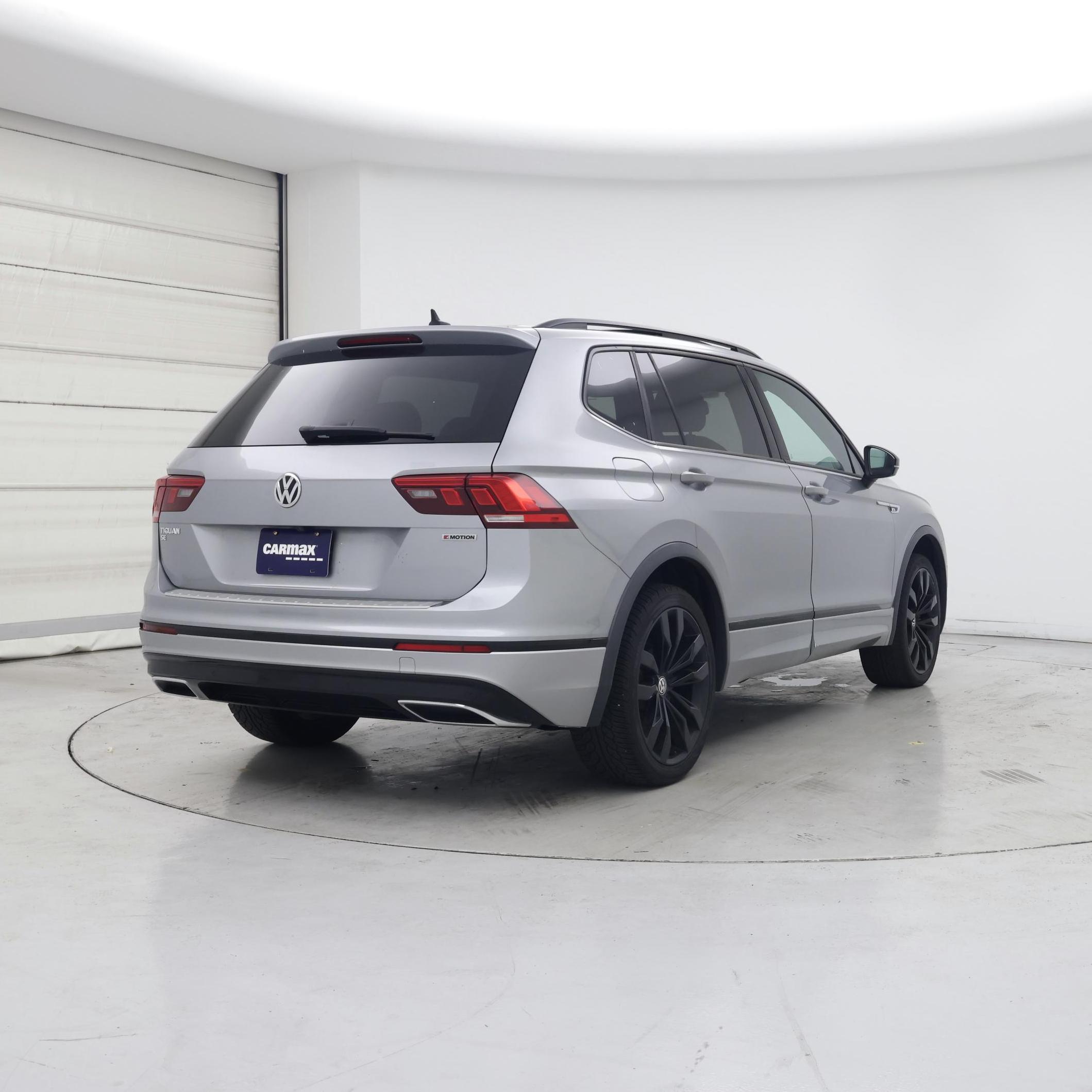 Thumbnail: 2021 Volkswagen Tiguan - 8