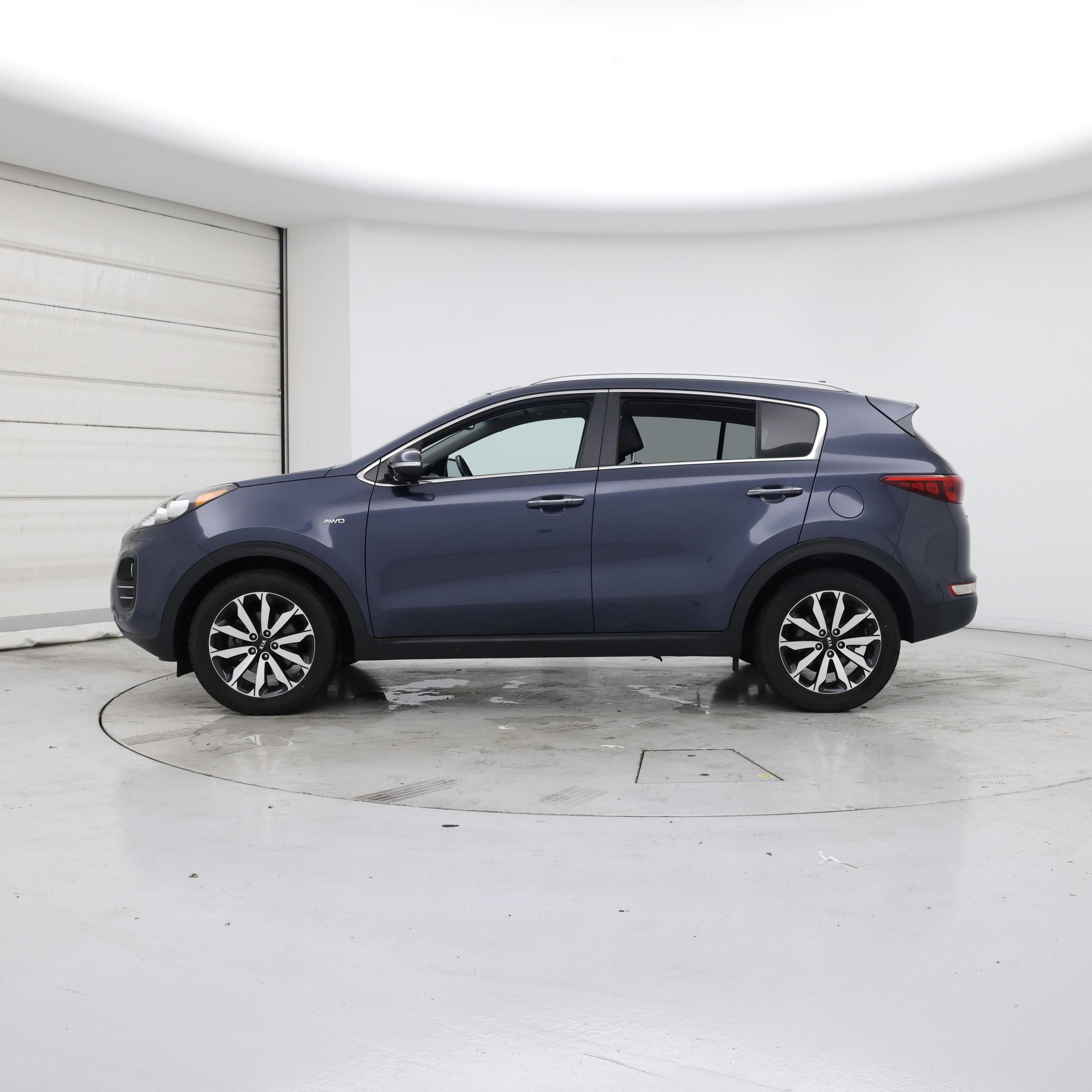 Thumbnail: 2017 Kia Sportage - 3