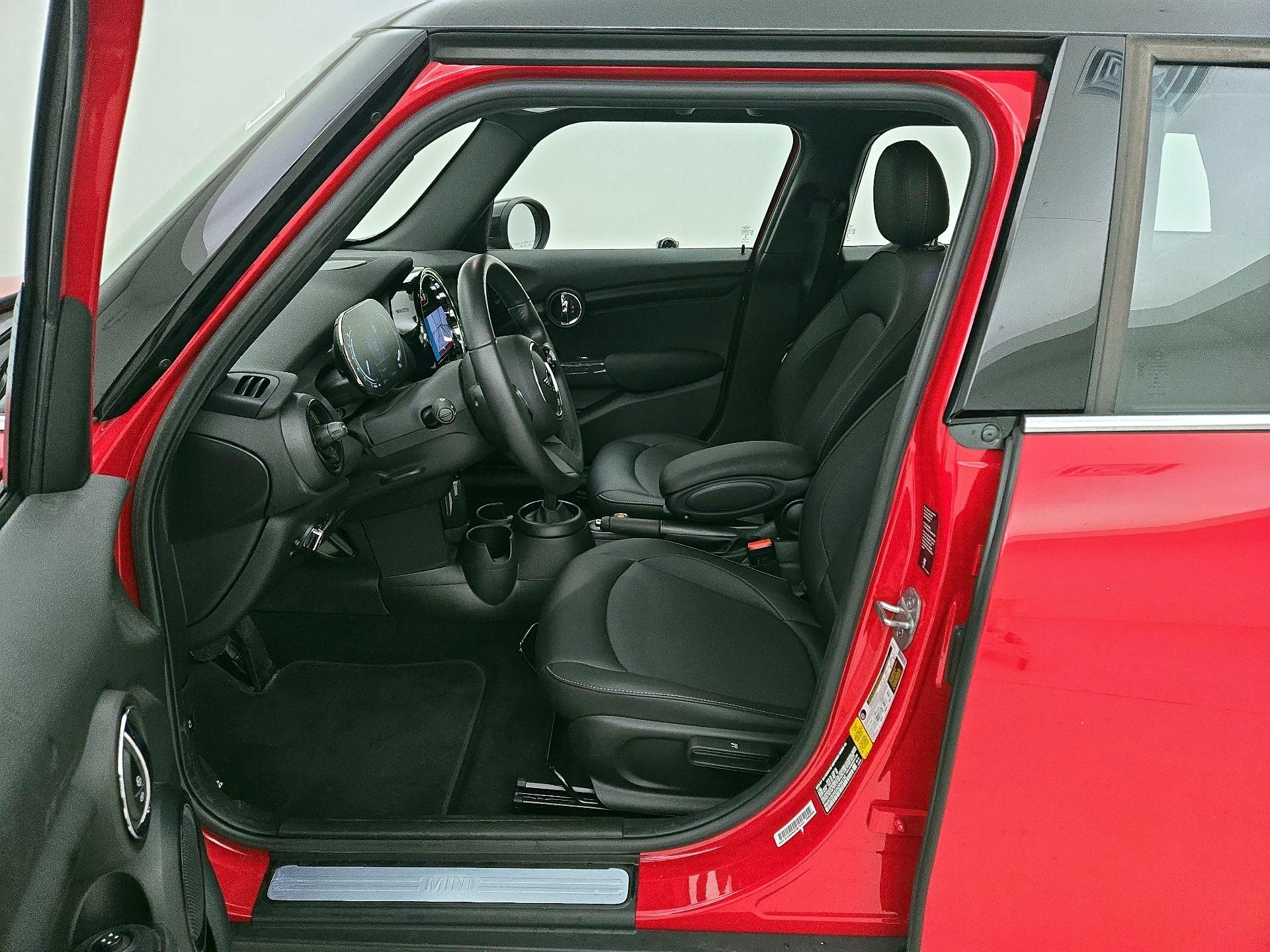 Thumbnail: 2022 MINI Cooper Hardtop - 11