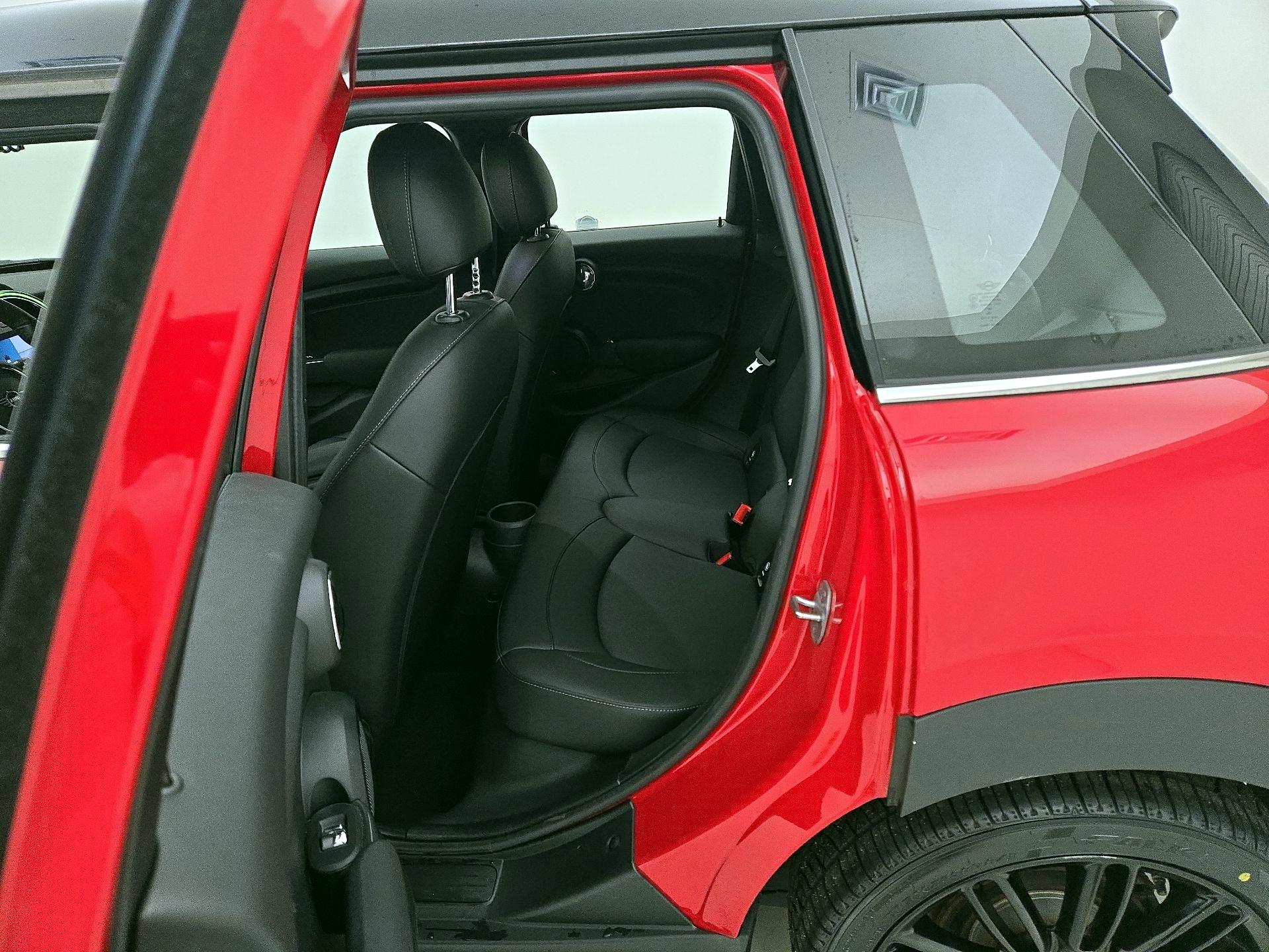 Thumbnail: 2022 MINI Cooper Hardtop - 18