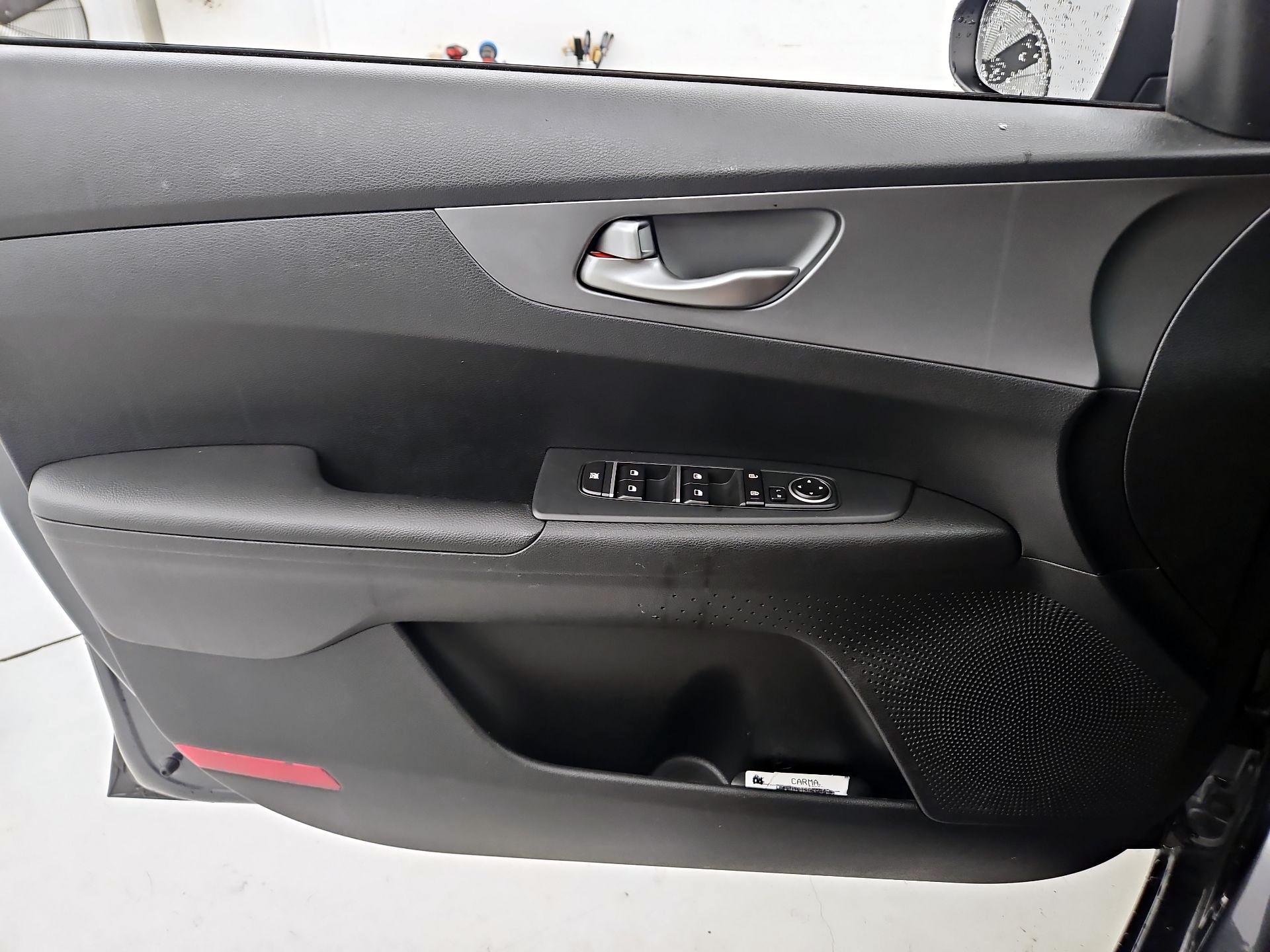 Thumbnail: 2019 Kia Forte - 12