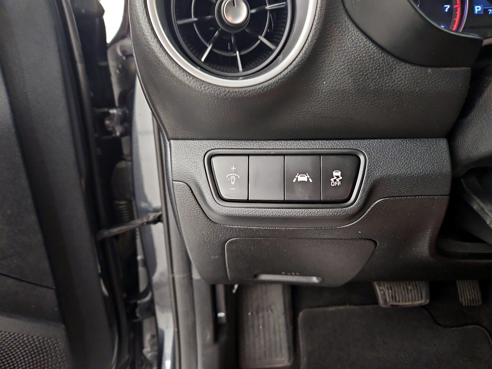 Thumbnail: 2019 Kia Forte - 13