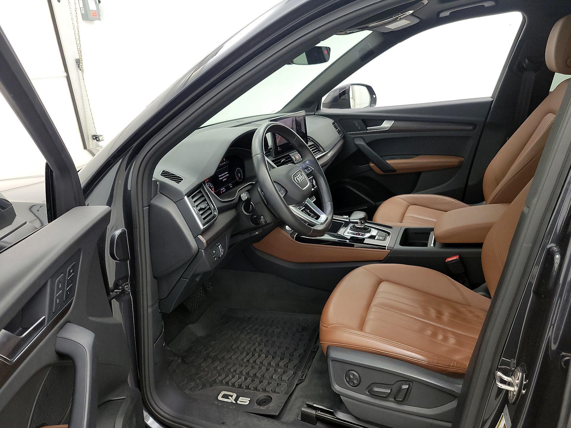 Thumbnail: 2021 Audi Q5 - 11