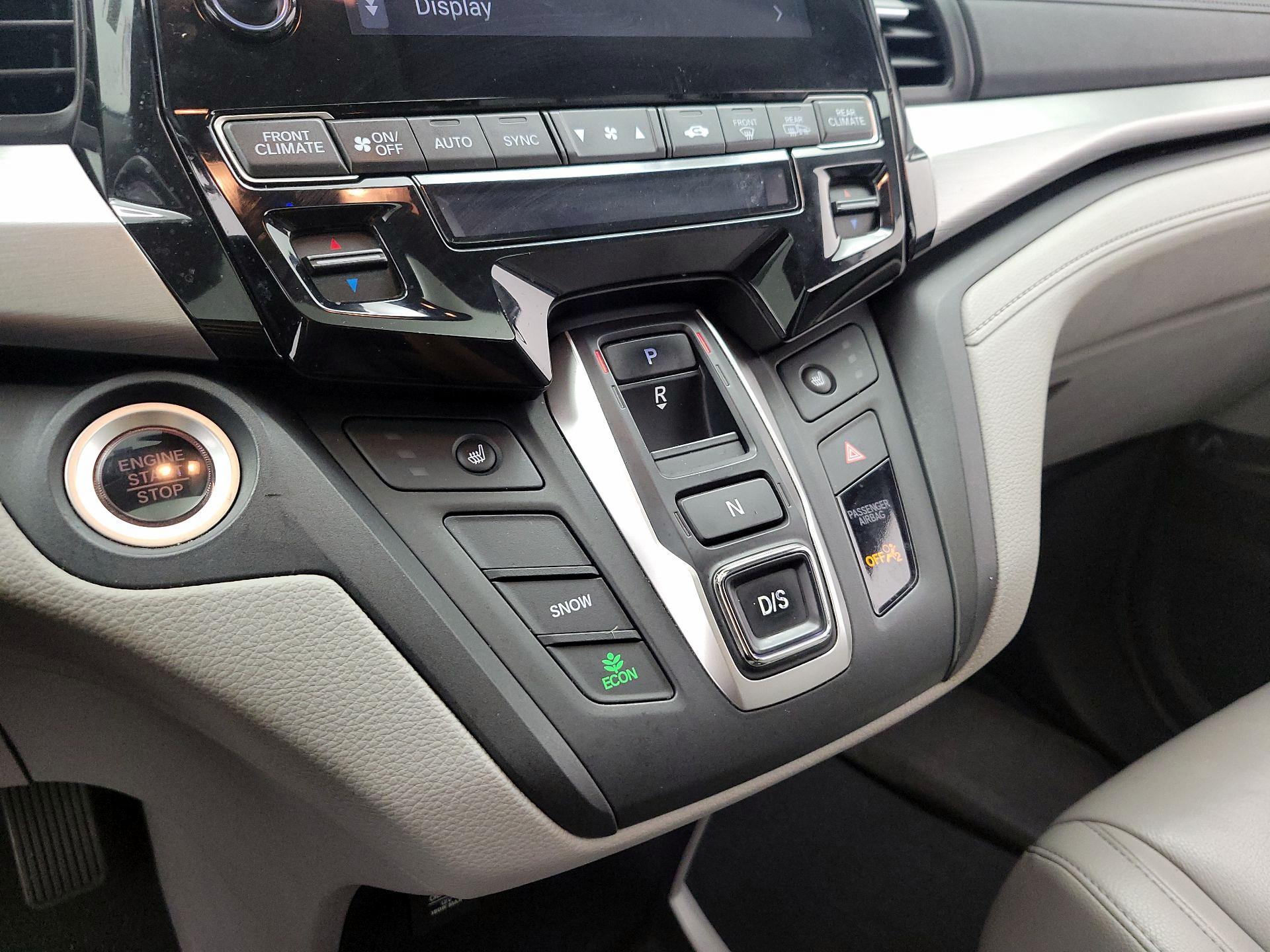 Thumbnail: 2018 Honda Odyssey - 17