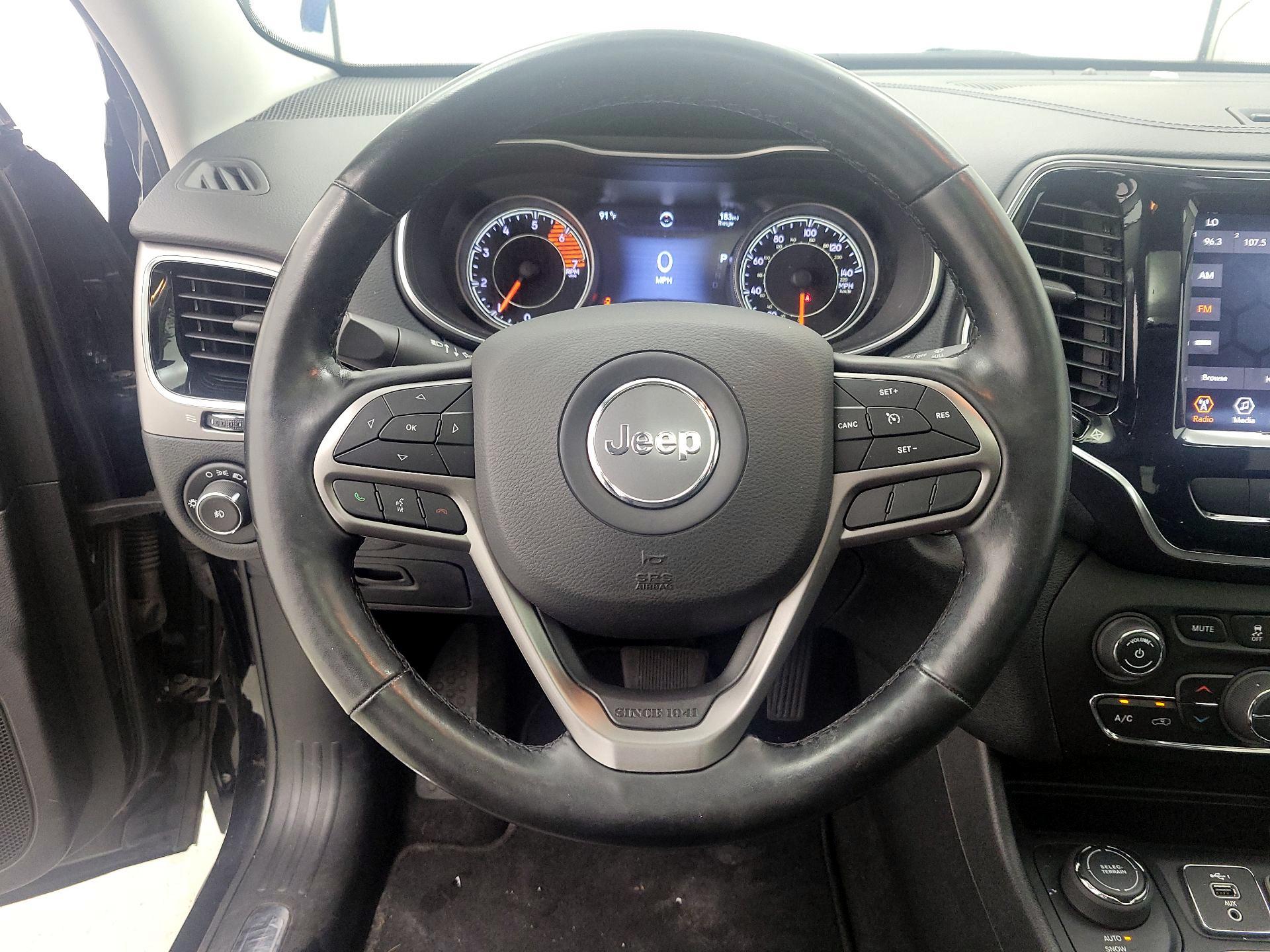 Thumbnail: 2020 Jeep Cherokee - 10